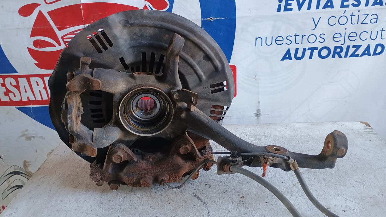 Muñon delantero derecho toyota hilux