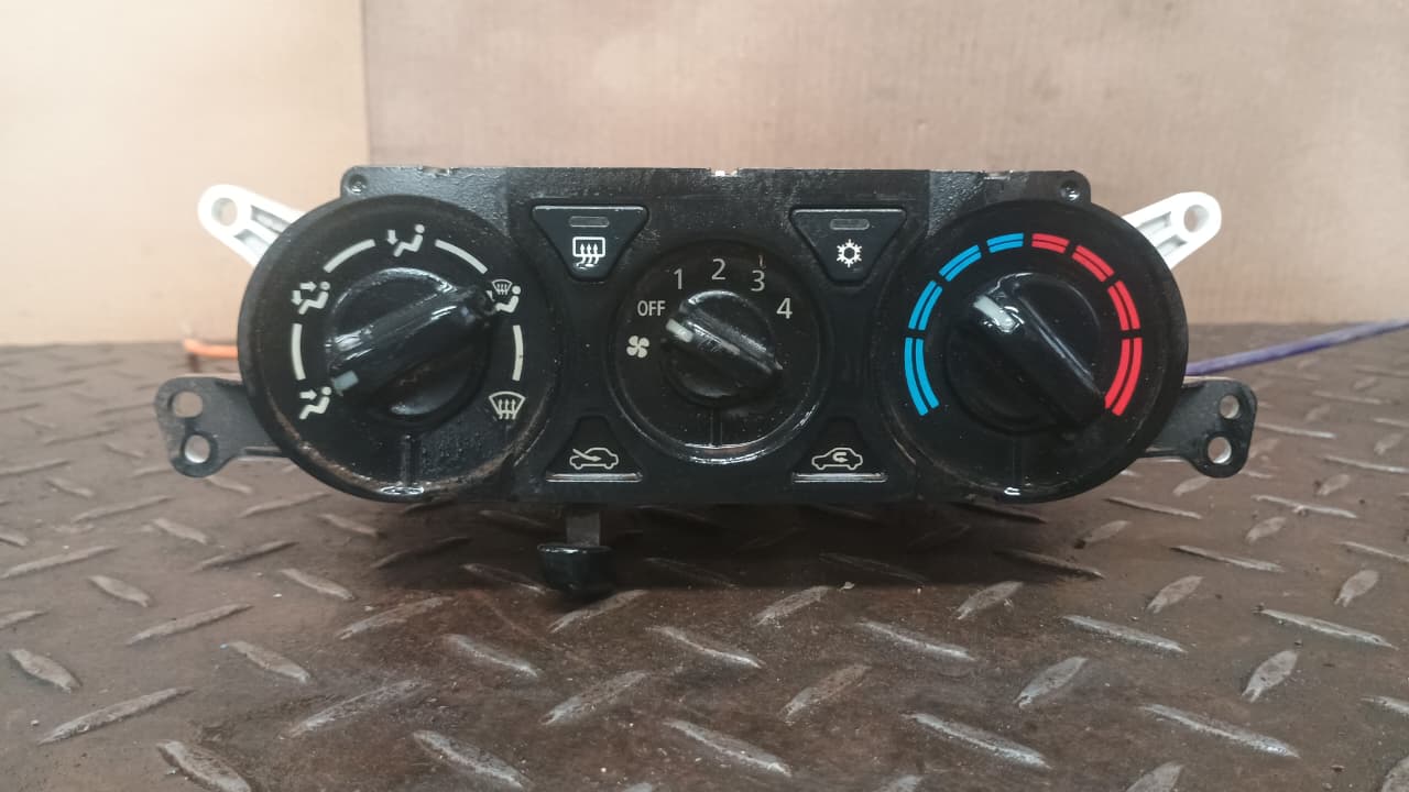 Comando de calefaccion delantero mitsubishi l200