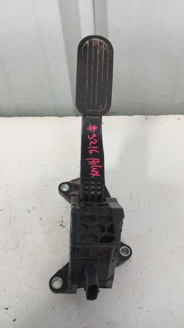 Pedal de aceleracion toyota hilux