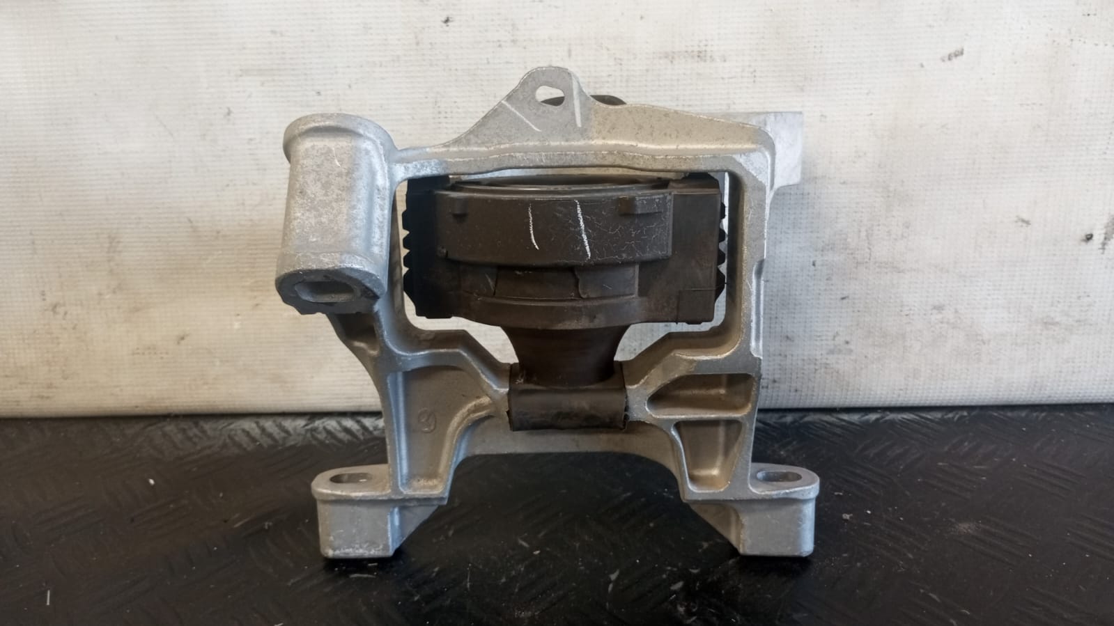 Soporte De Motor Derecho Mazda Cx5 2023