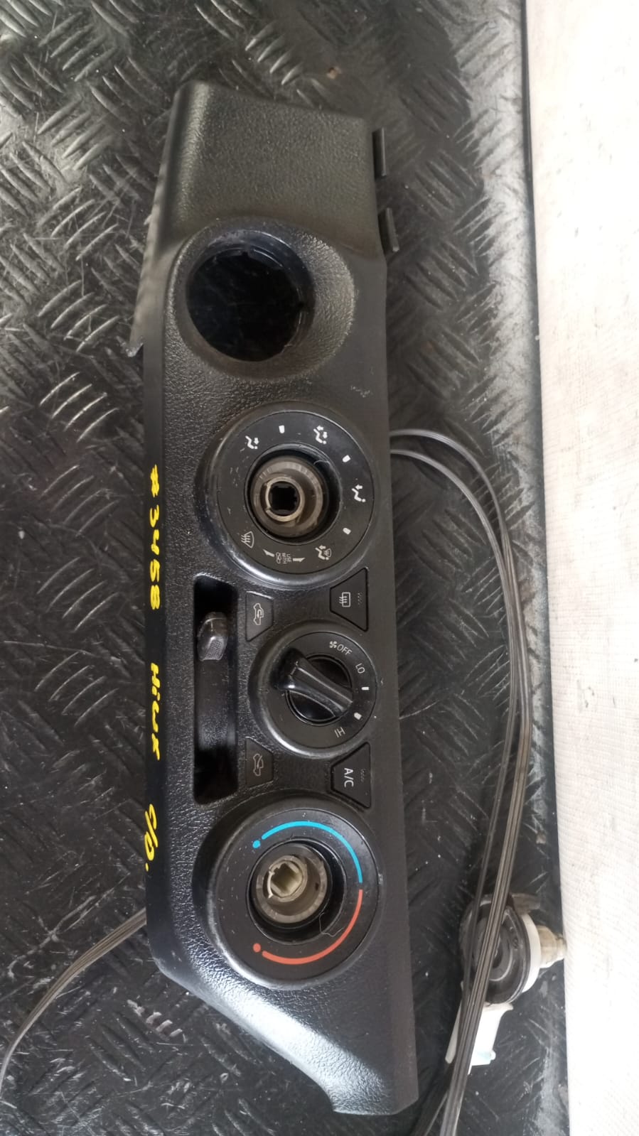 Comando De Calefaccion Delantero Toyota Hilux 2017