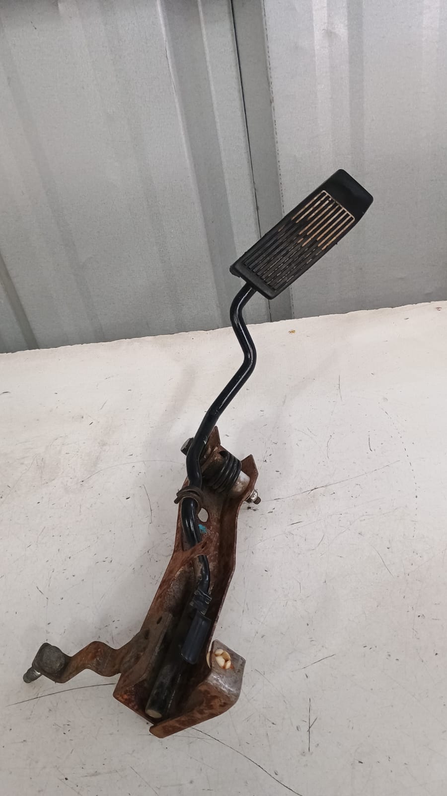 Pedal de aceleracion nissan terrano