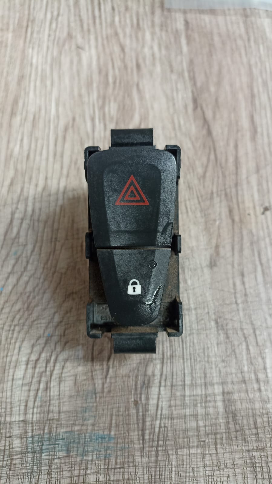Boton Hazard (Intermitentes) Renault Symbol 2016