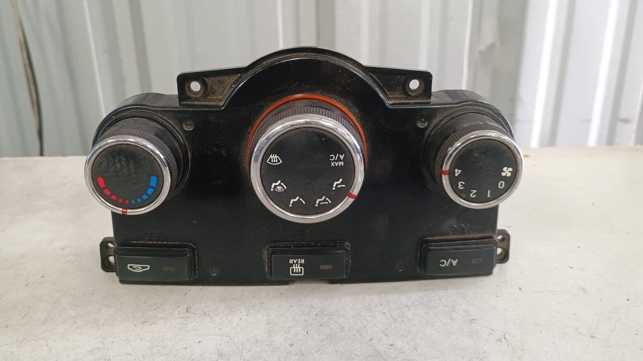 Comando De Calefaccion Delantero Kia Cerato C 2011