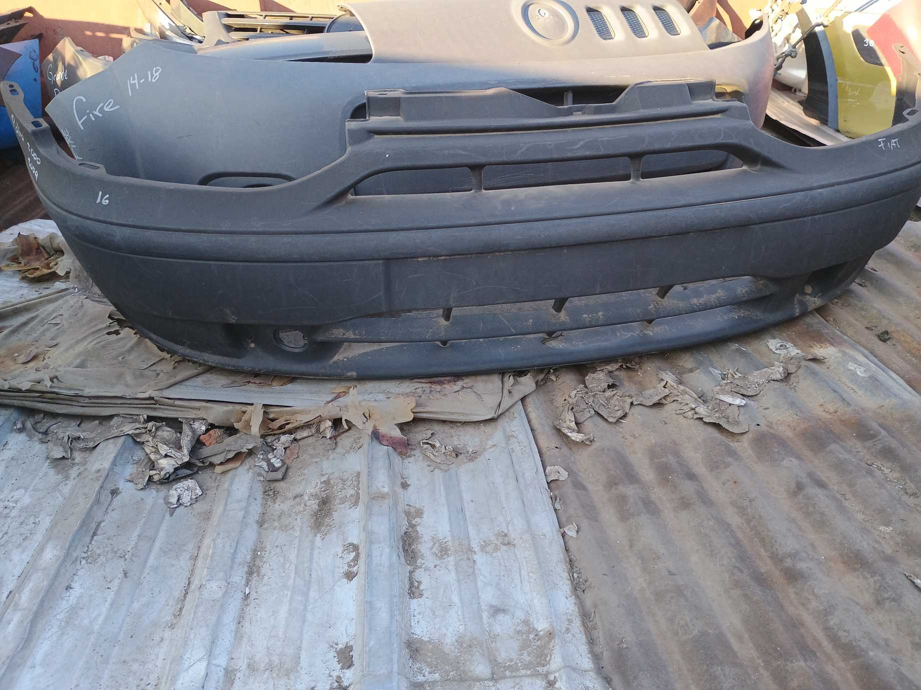Parachoque delantero fiat palio 2000 2001 2002 2003 2004