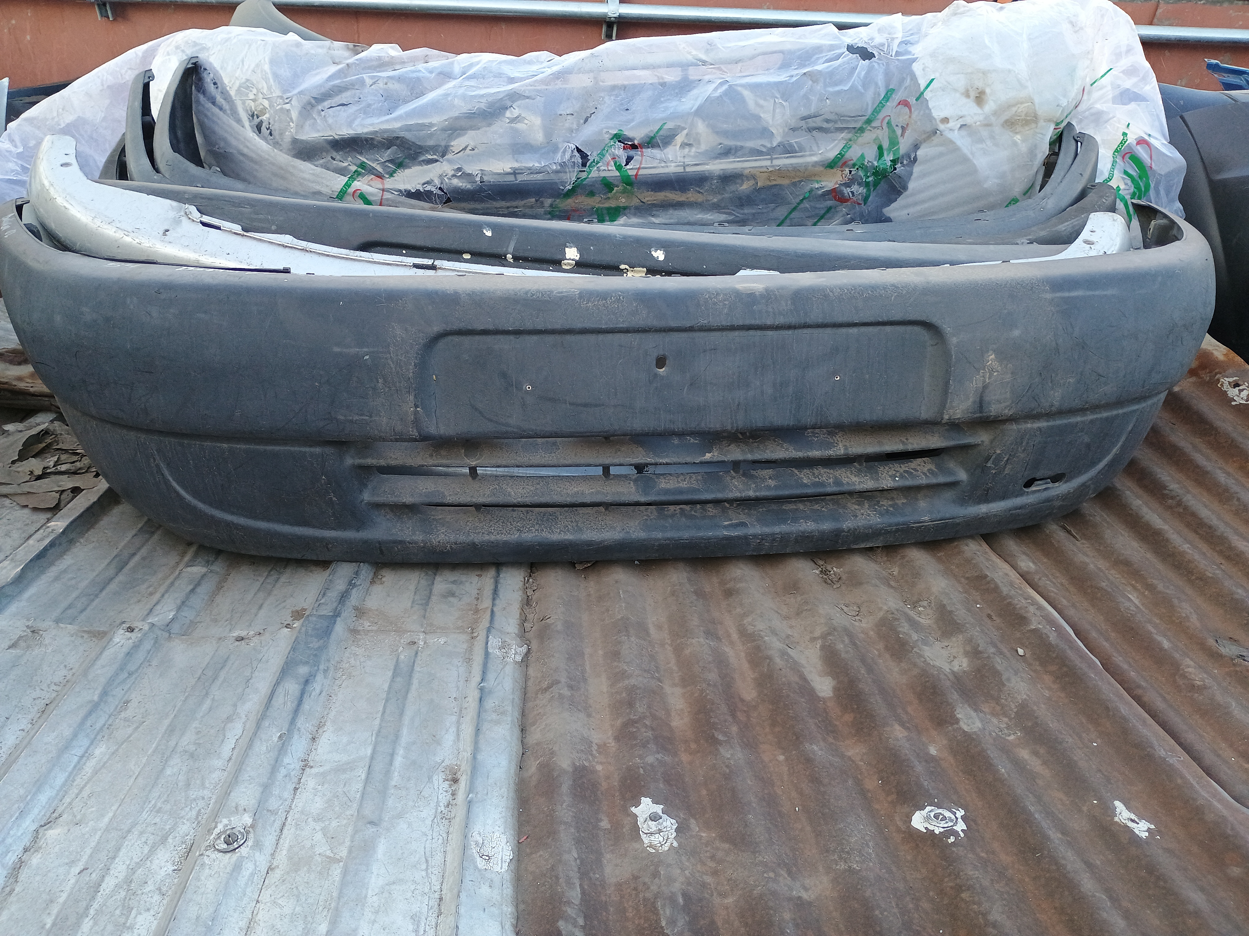 Parachoque delantero citroen berlingo 2002 2003 2004 2005