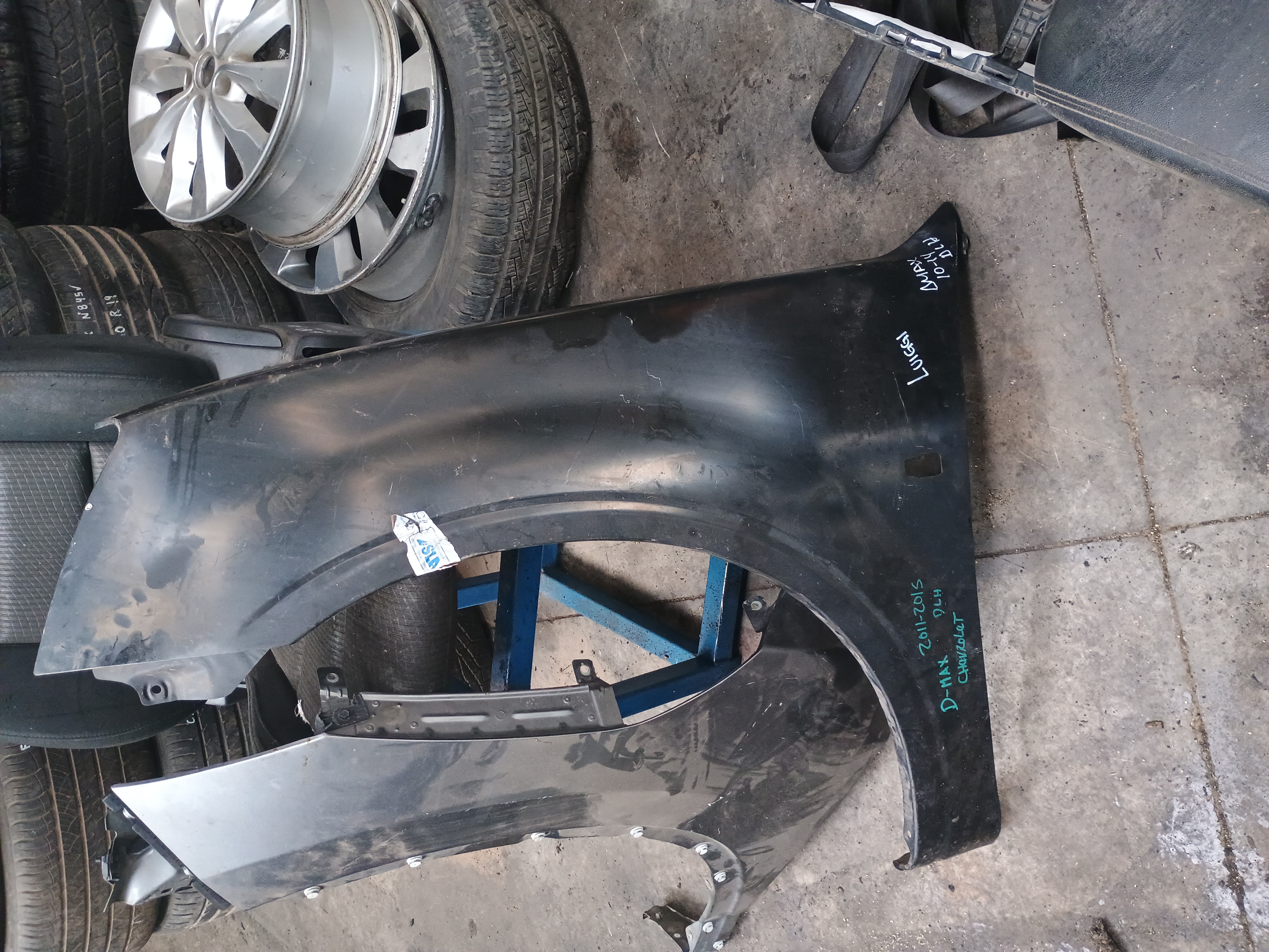 Tapabarro izquierdo chevrolet dmax 2011 2012 2013 2014 2015