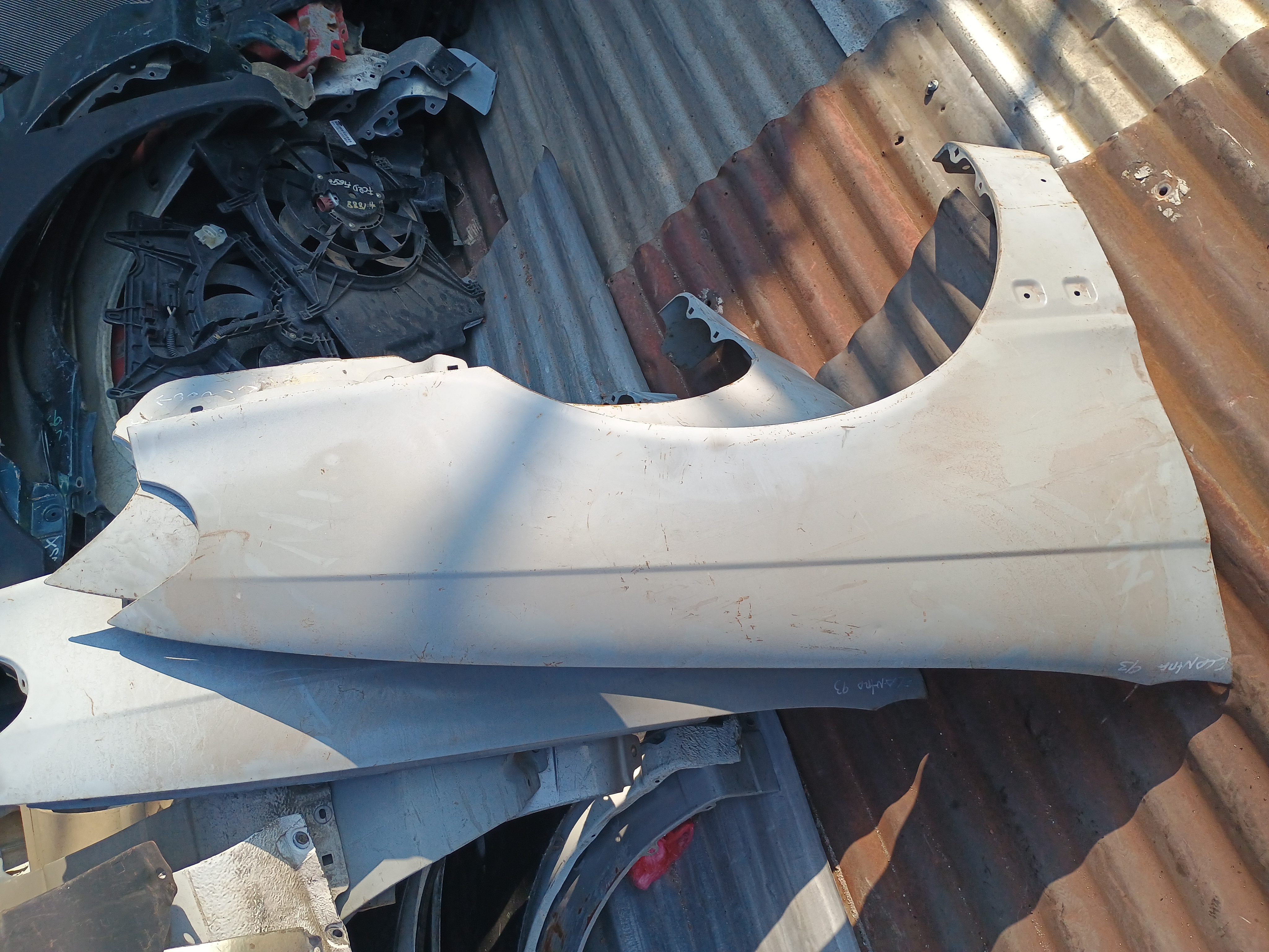 Tapabarro derecho hyundai elantra 1995 1996 1997 1998 1999