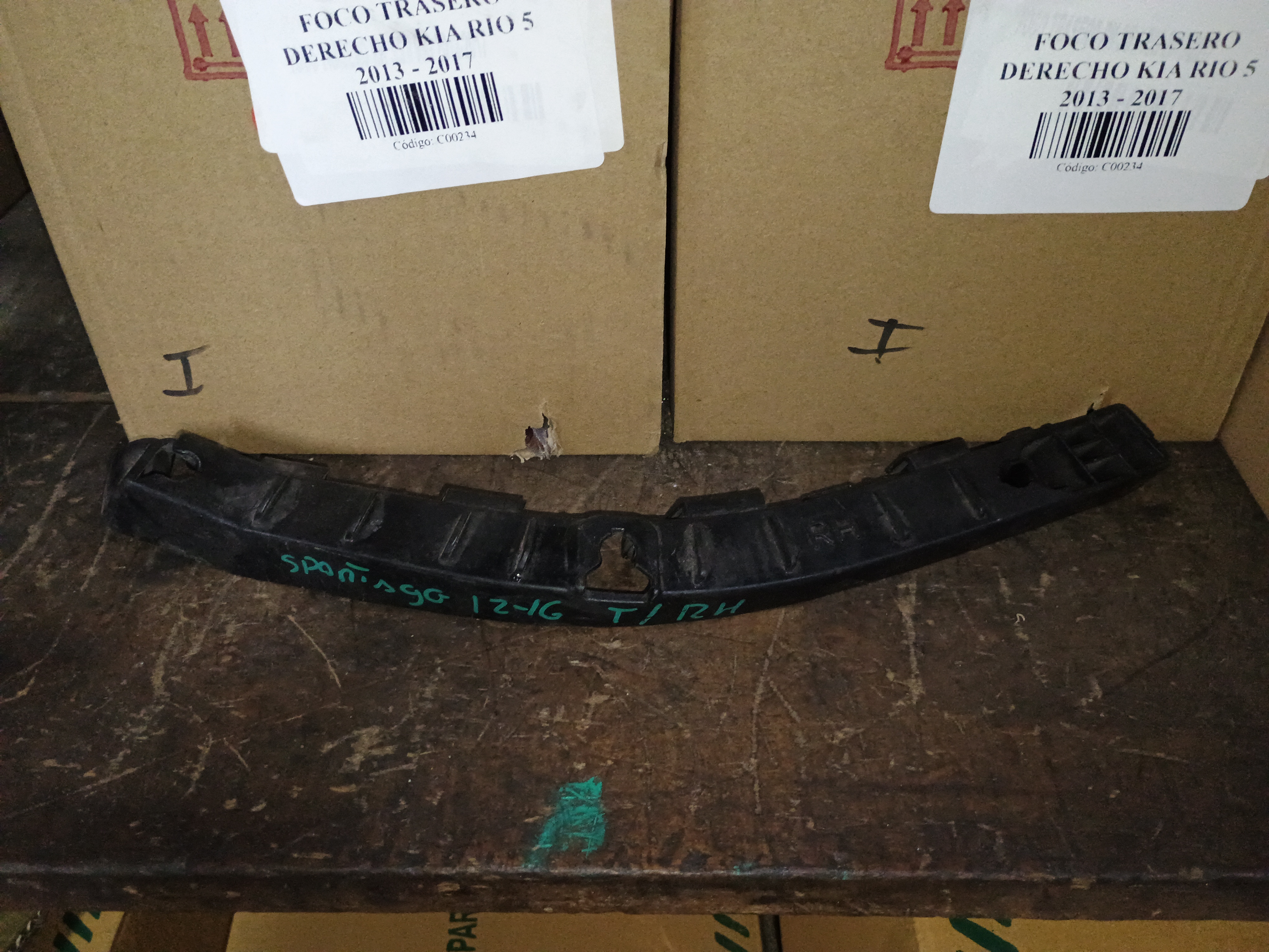 Mensula de parachoque trasero derecho kia sportage 2012 2013 2014 2015 2016