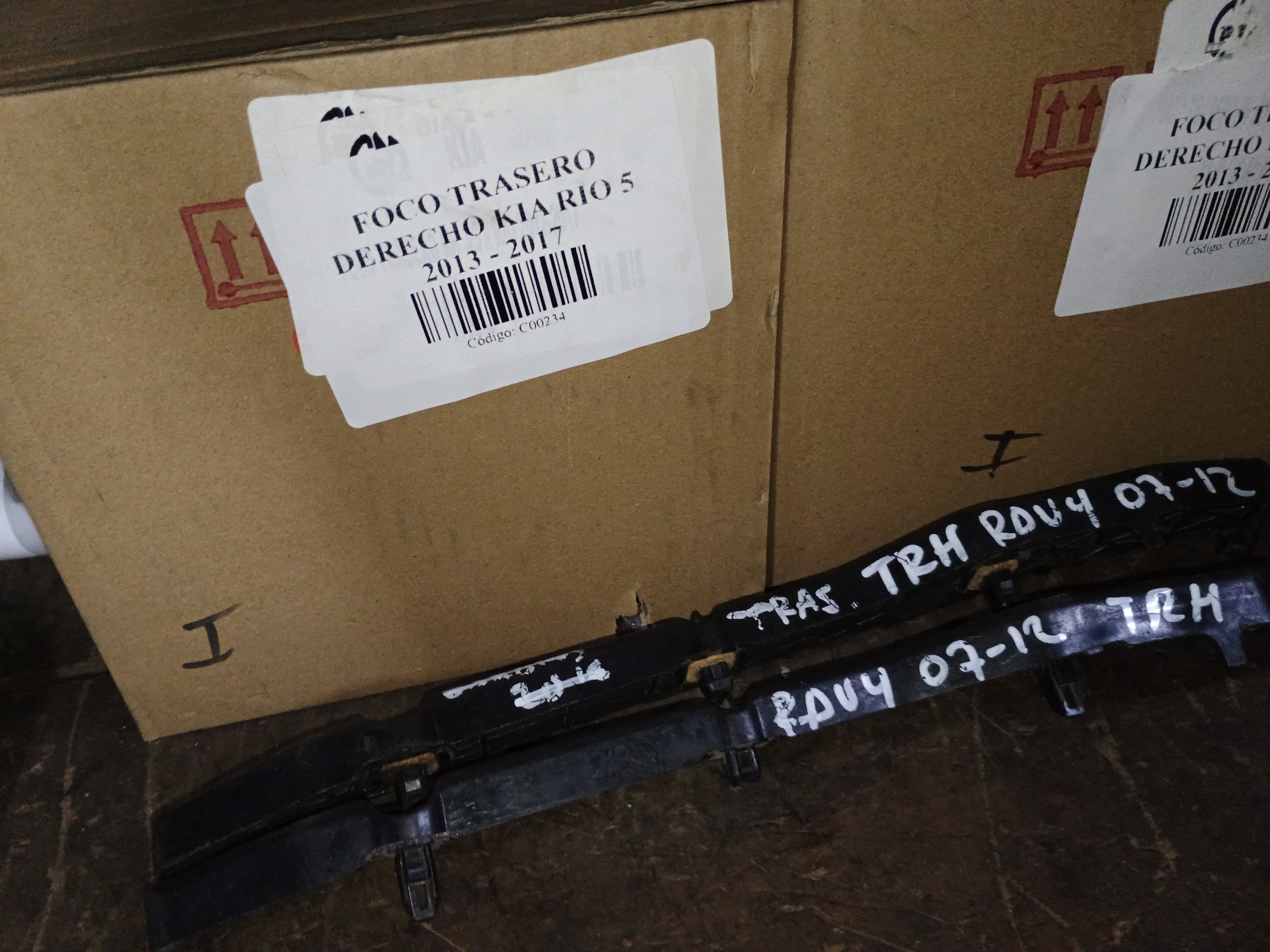 Mensula de parachoque trasero derecho toyota rav4 2007 2008 2009 2010 2011 2012