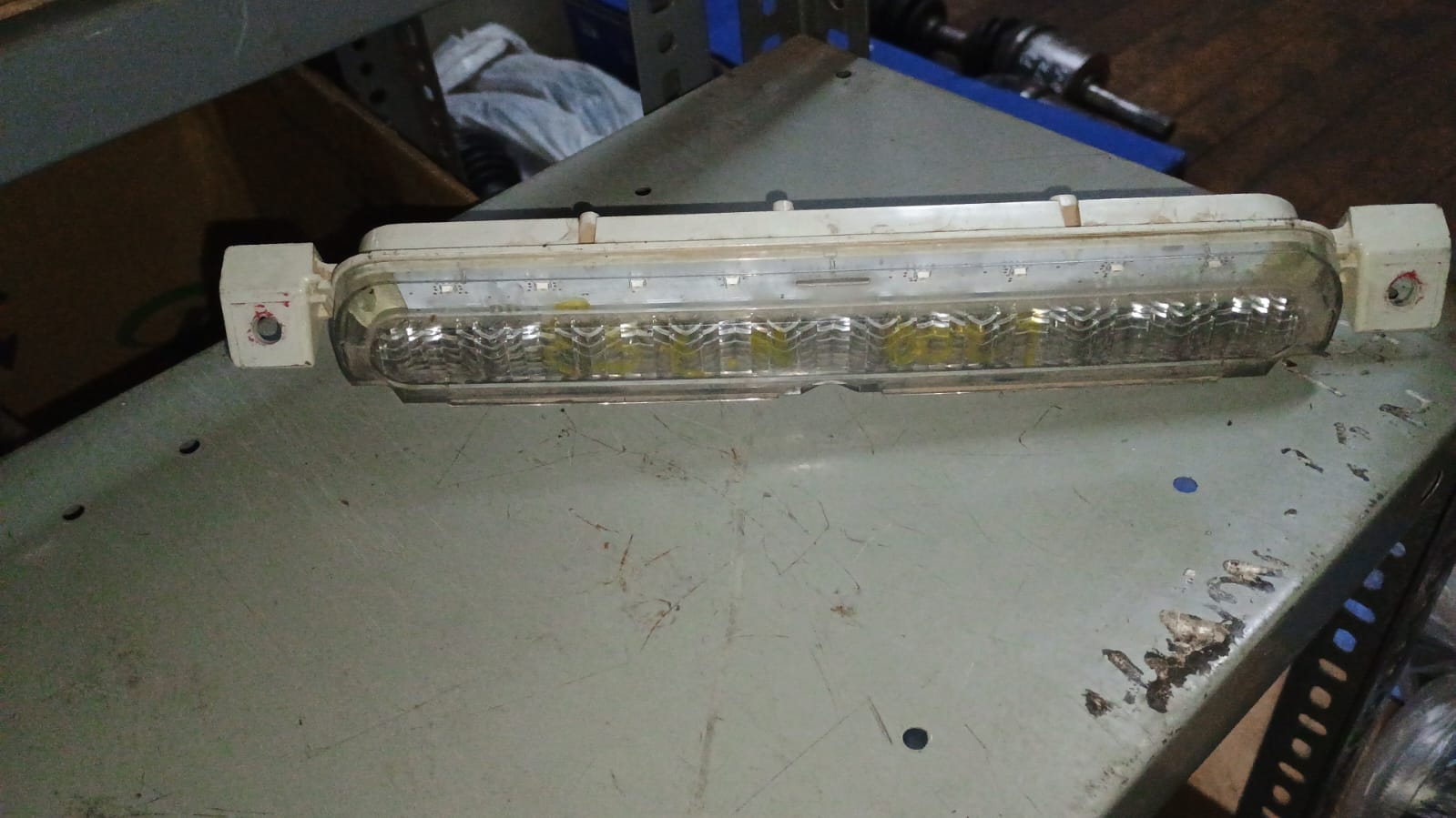 Tercera luz de freno mitsubishi l200 2016 2017 2018 2019