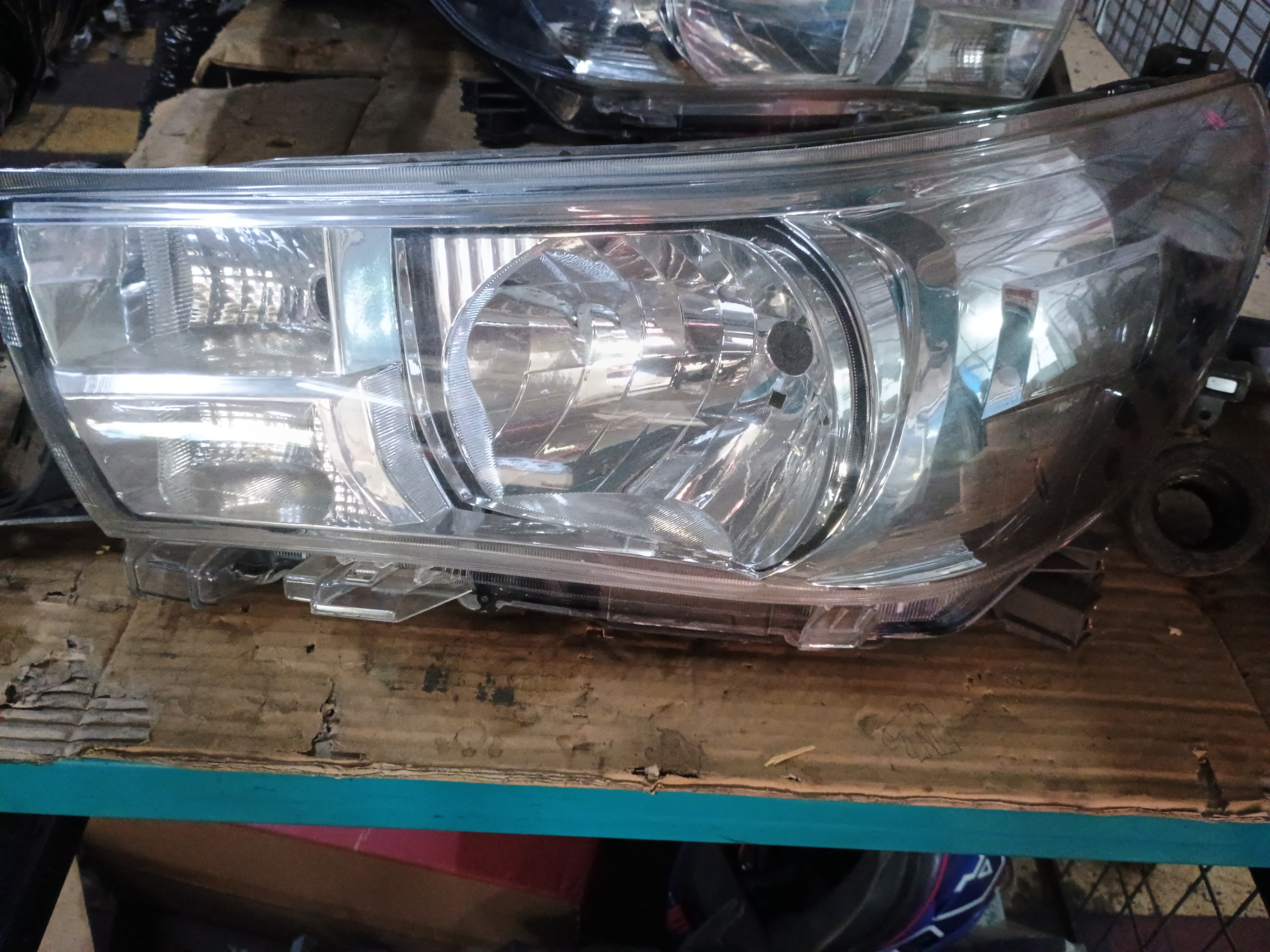 Optico izquierdo toyota hilux 2016 2017 2018