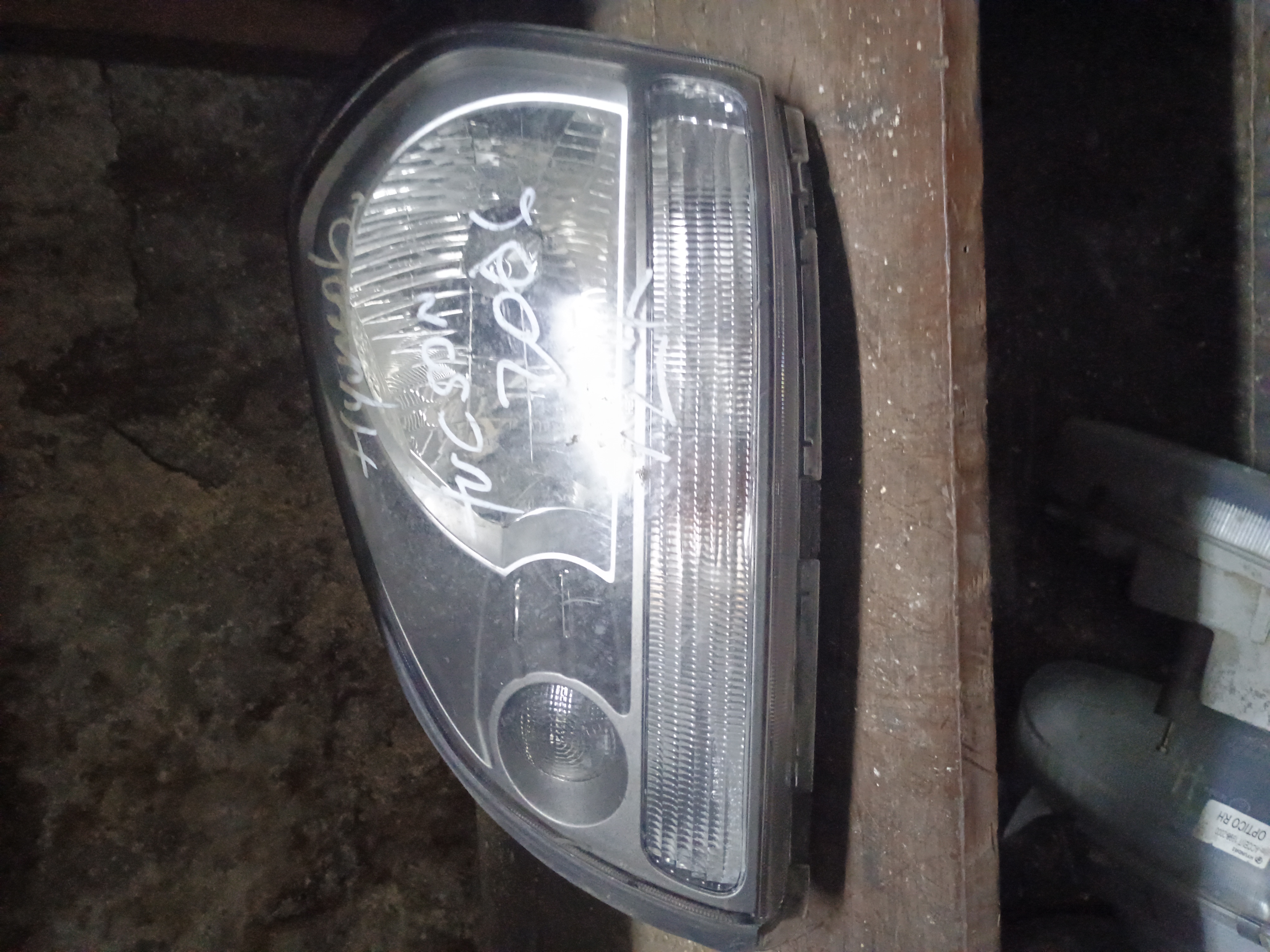 Optico izquierdo hyundai tucson