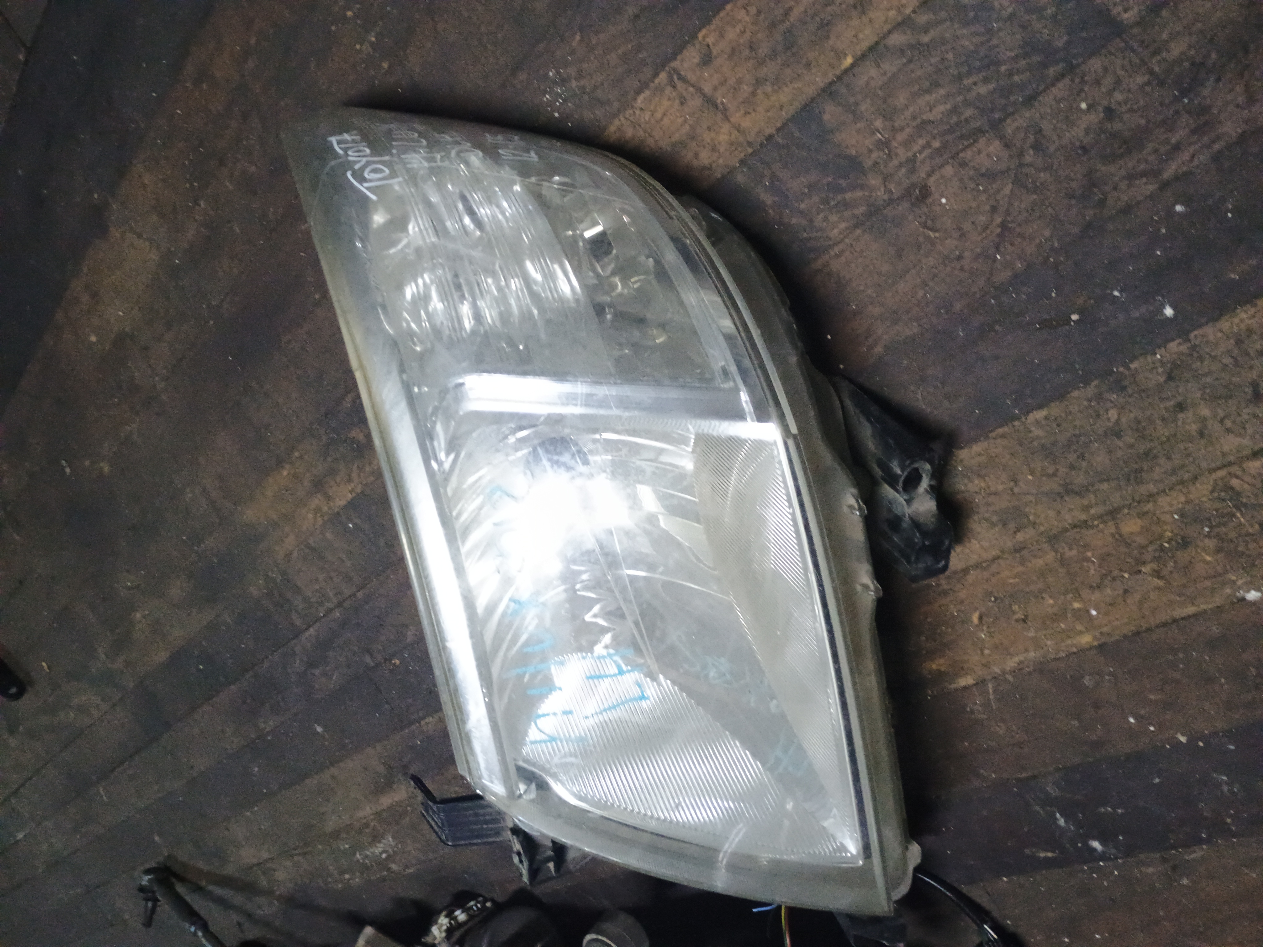 Optico izquierdo toyota hilux 2010 2011 2012 2013 2014 2015