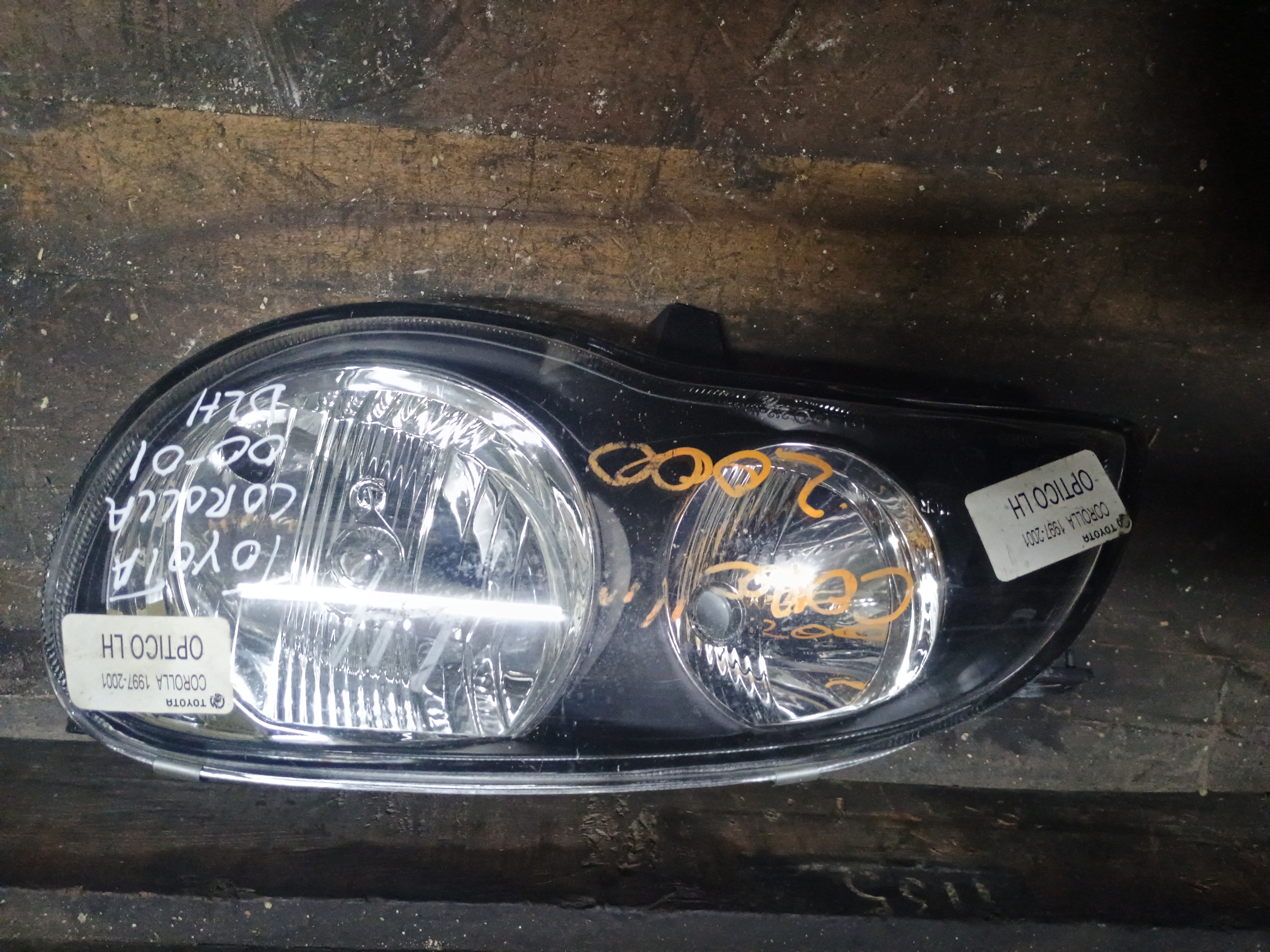 Optico izquierdo toyota corolla 1997 1998 1999 2000 2001