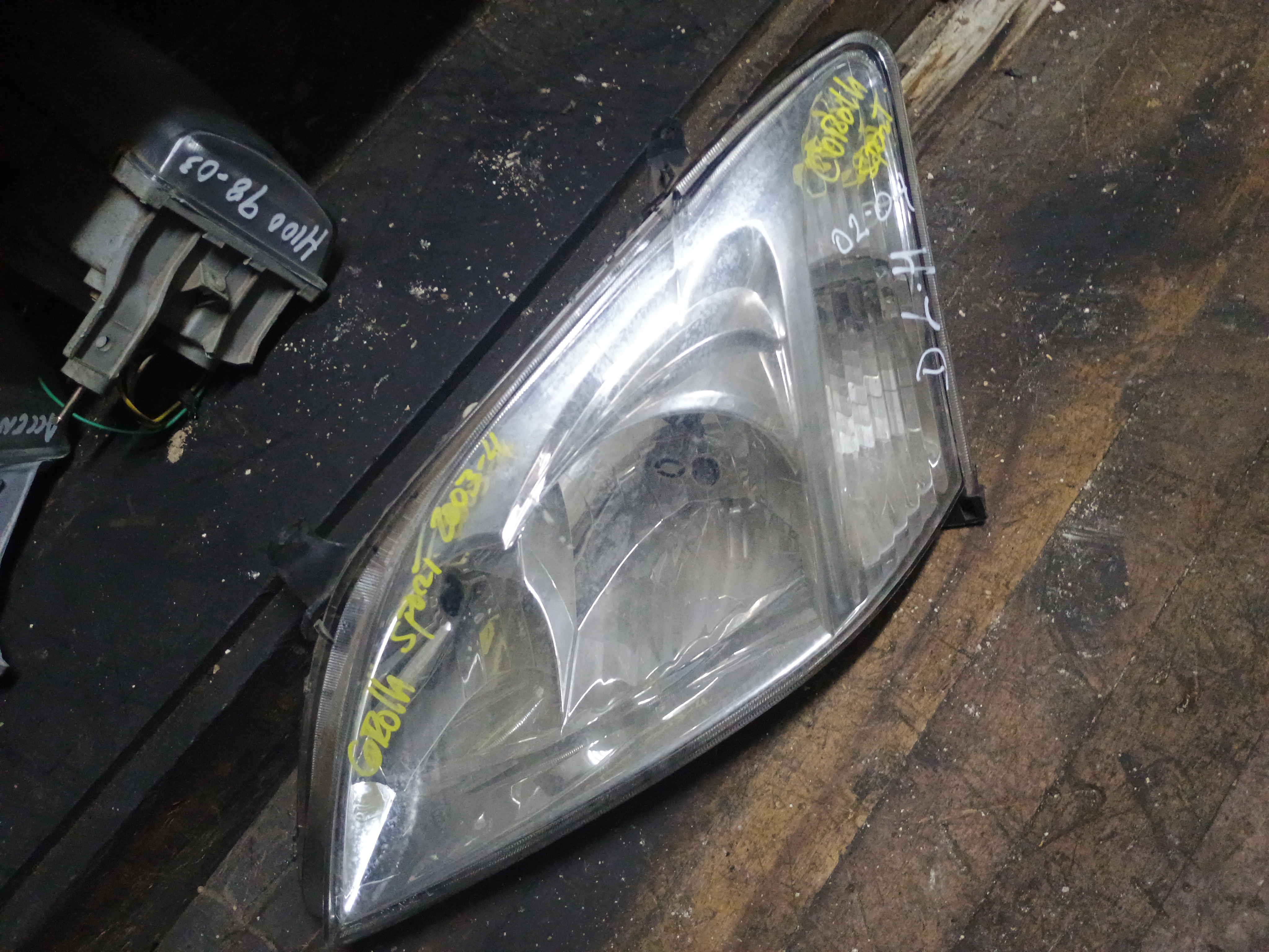 Optico izquierdo toyota corolla 2005 2002
