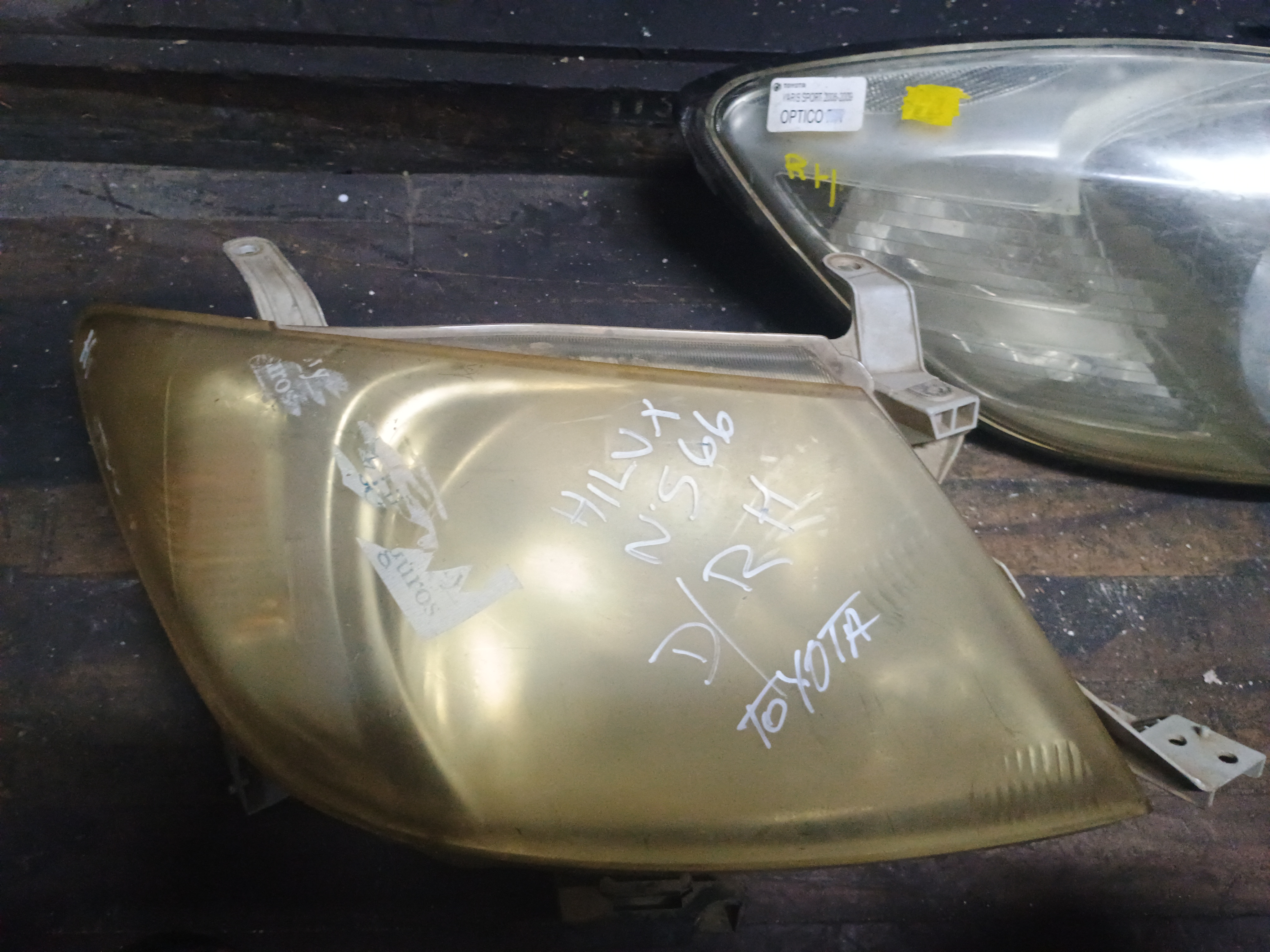 Optico derecho toyota hilux 2006 2007 2008 2009 2010 2011