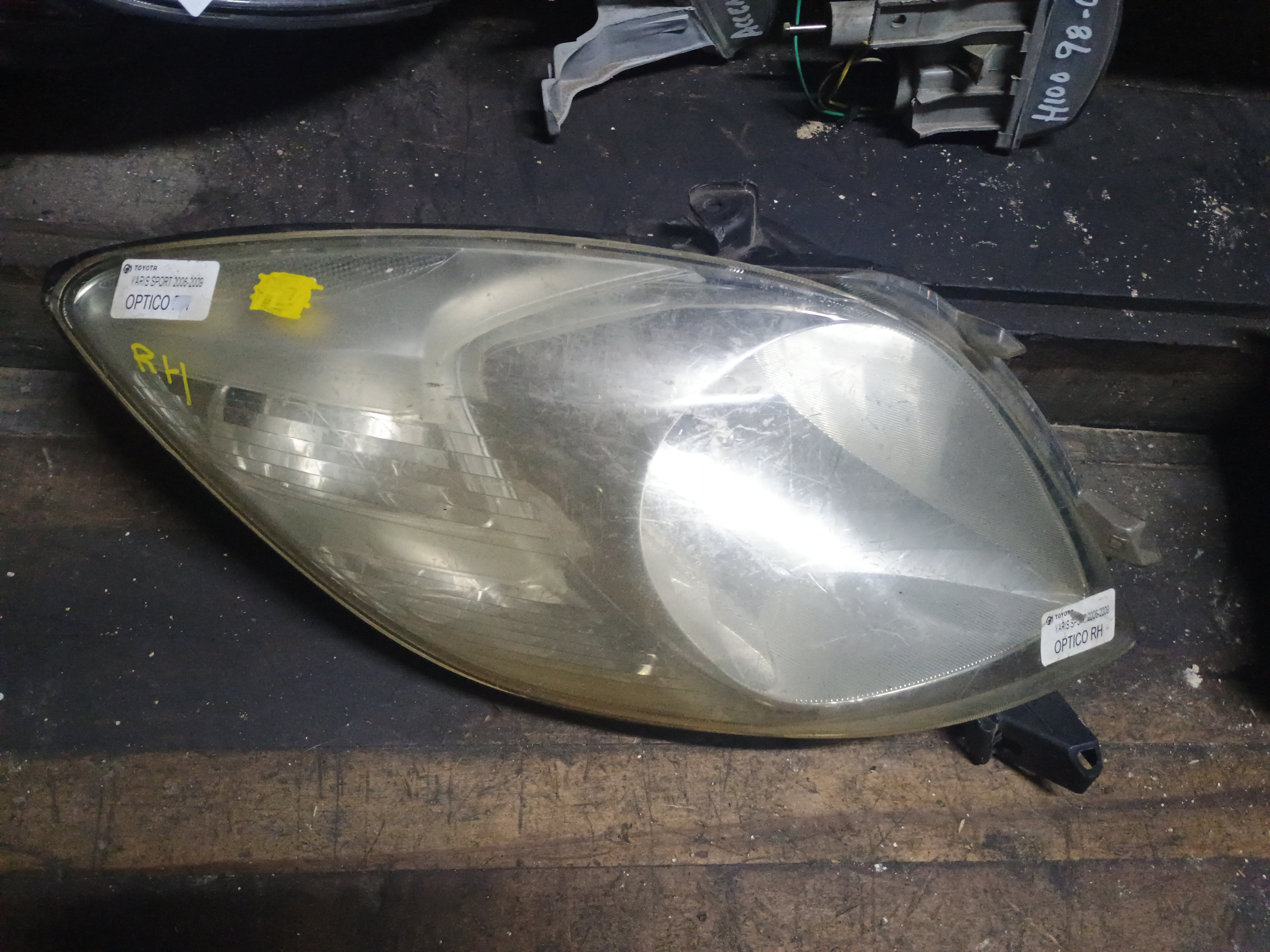 Optico derecho toyota yaris 2006 2007 2008 2009