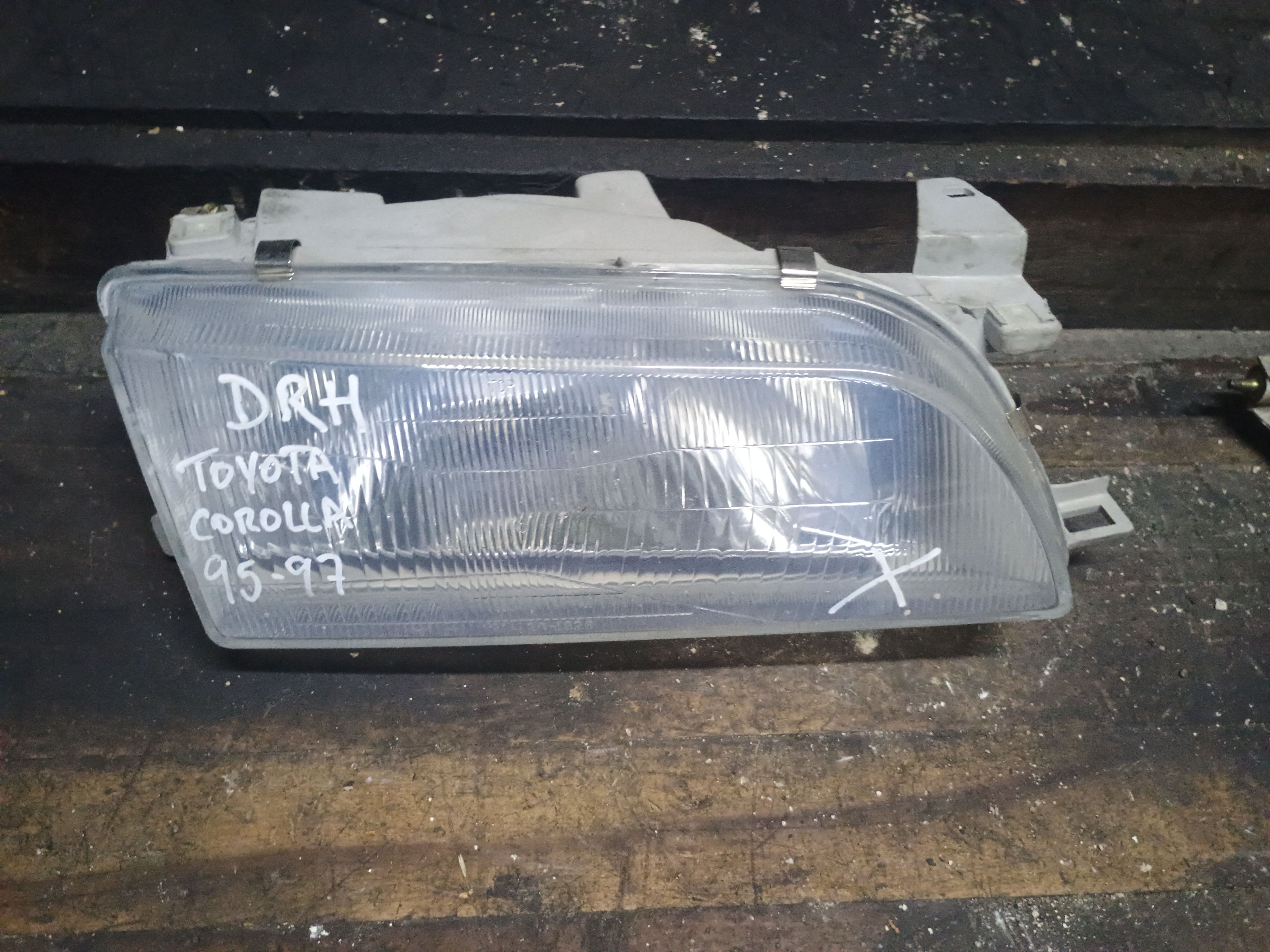 Optico derecho toyota corolla 1995 1996 1997 1998 1999