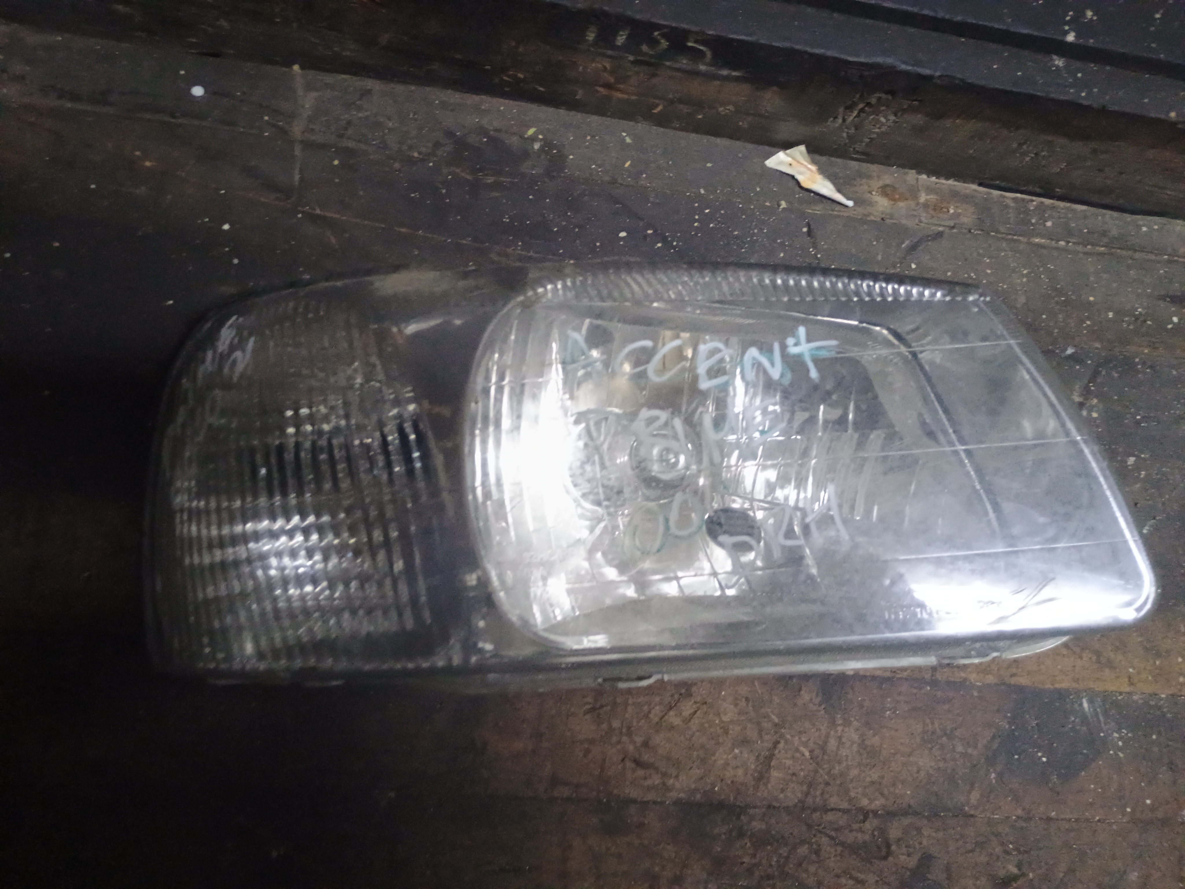 Optico derecho hyundai accent 2000 2001 2002 2003 2004