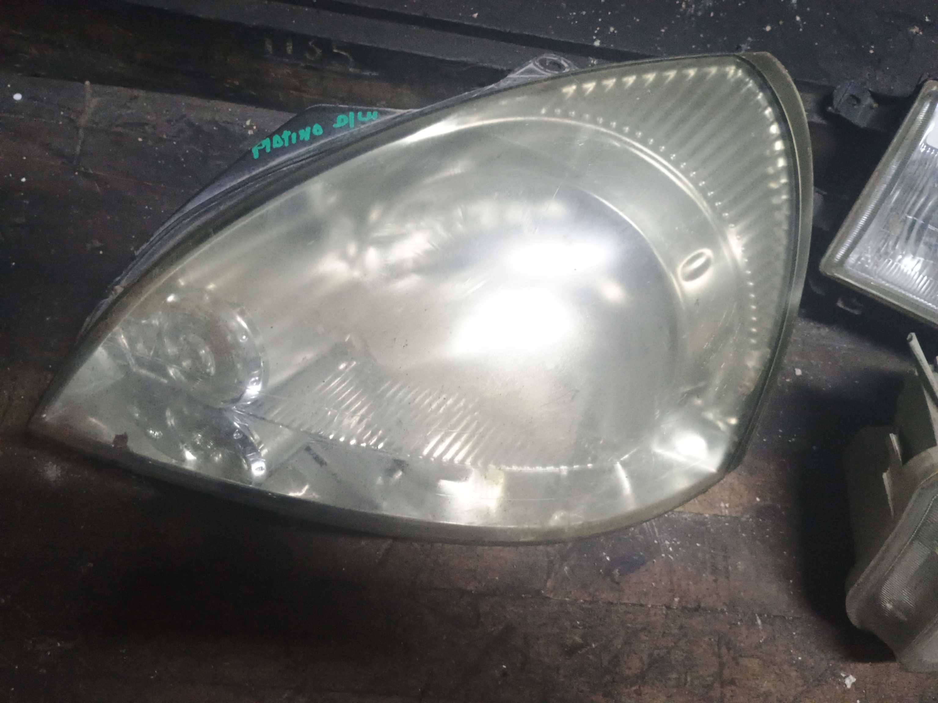 Optico izquierdo nissan platina