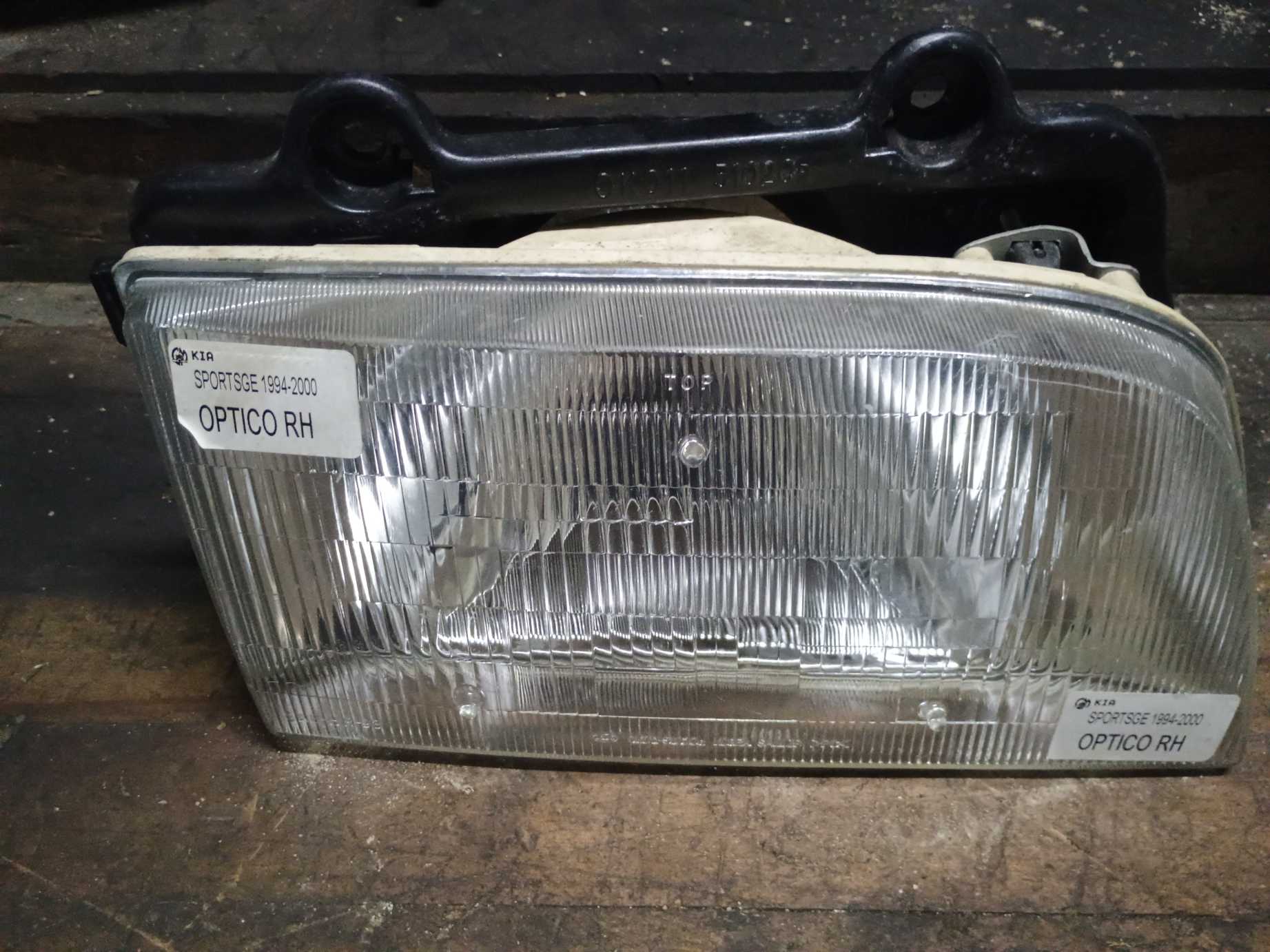 Optico derecho kia sportage 1995 1996 1997 1998 1999 2000 2001 2002