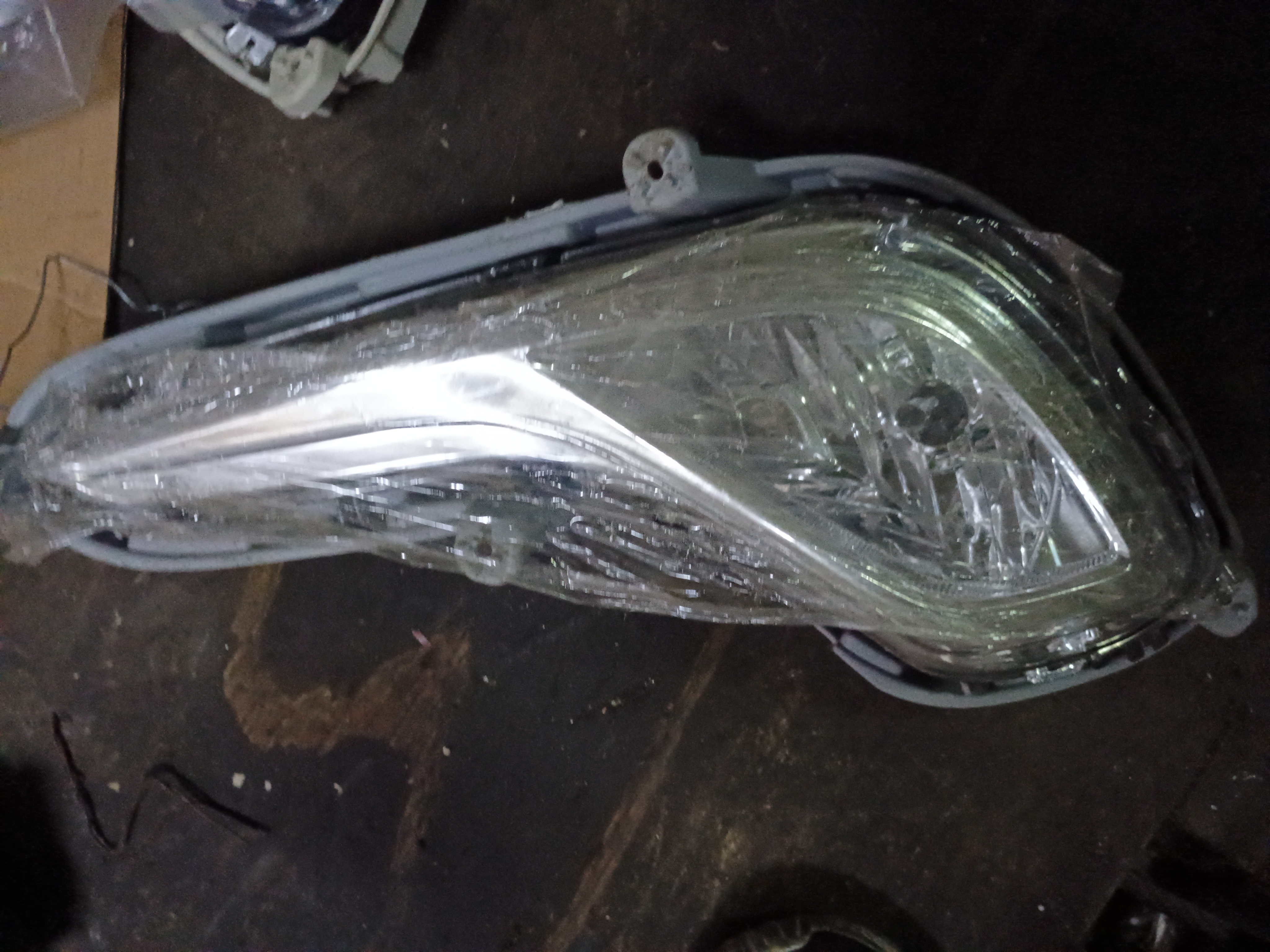 Neblinero derecho hyundai accent rb 2012 2013 2014 2015 2016 2017 2018 2019 2020