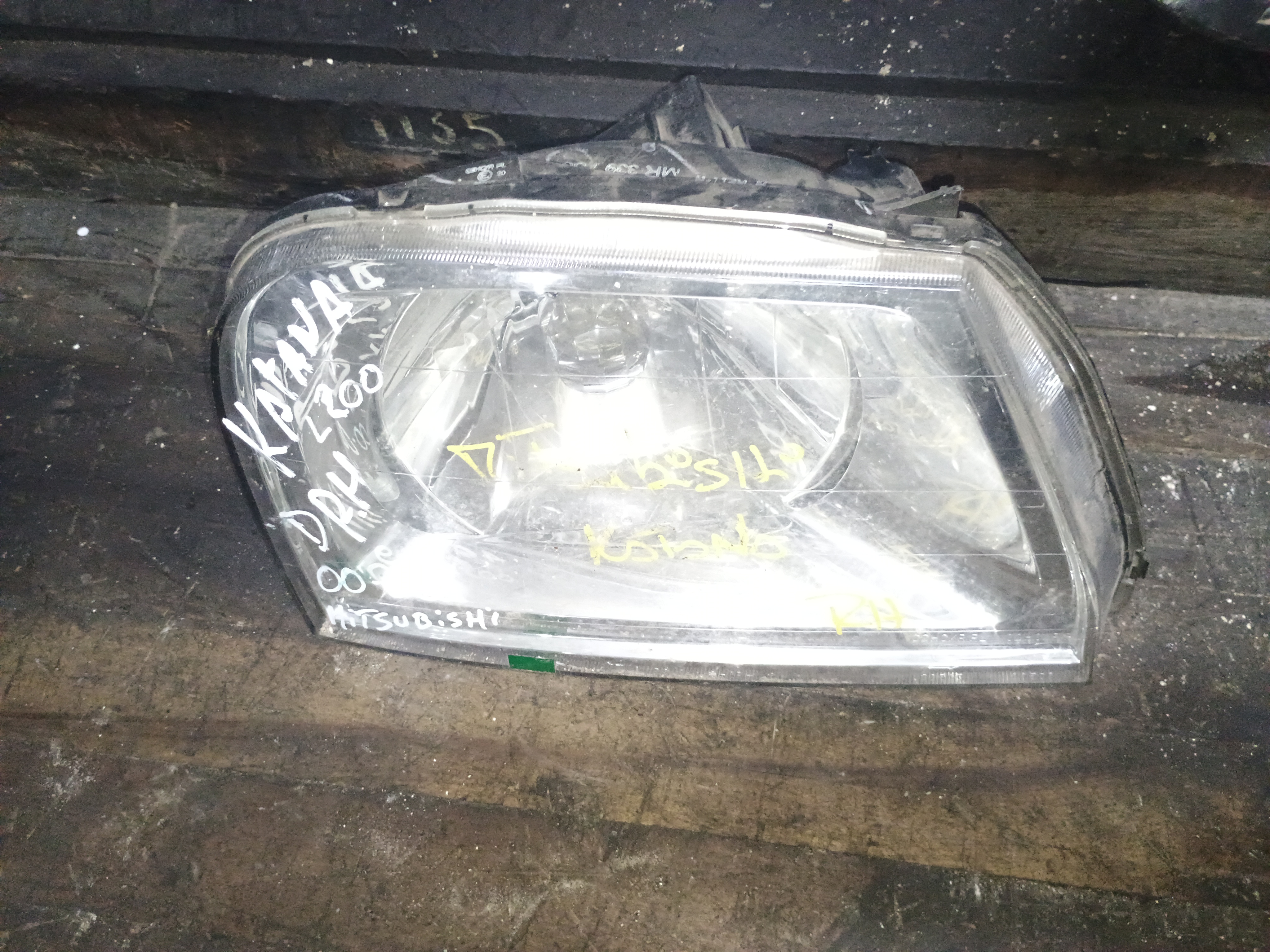Optico derecho mitsubishi l200 2000 2001 2002 2003 2004 2005 2006