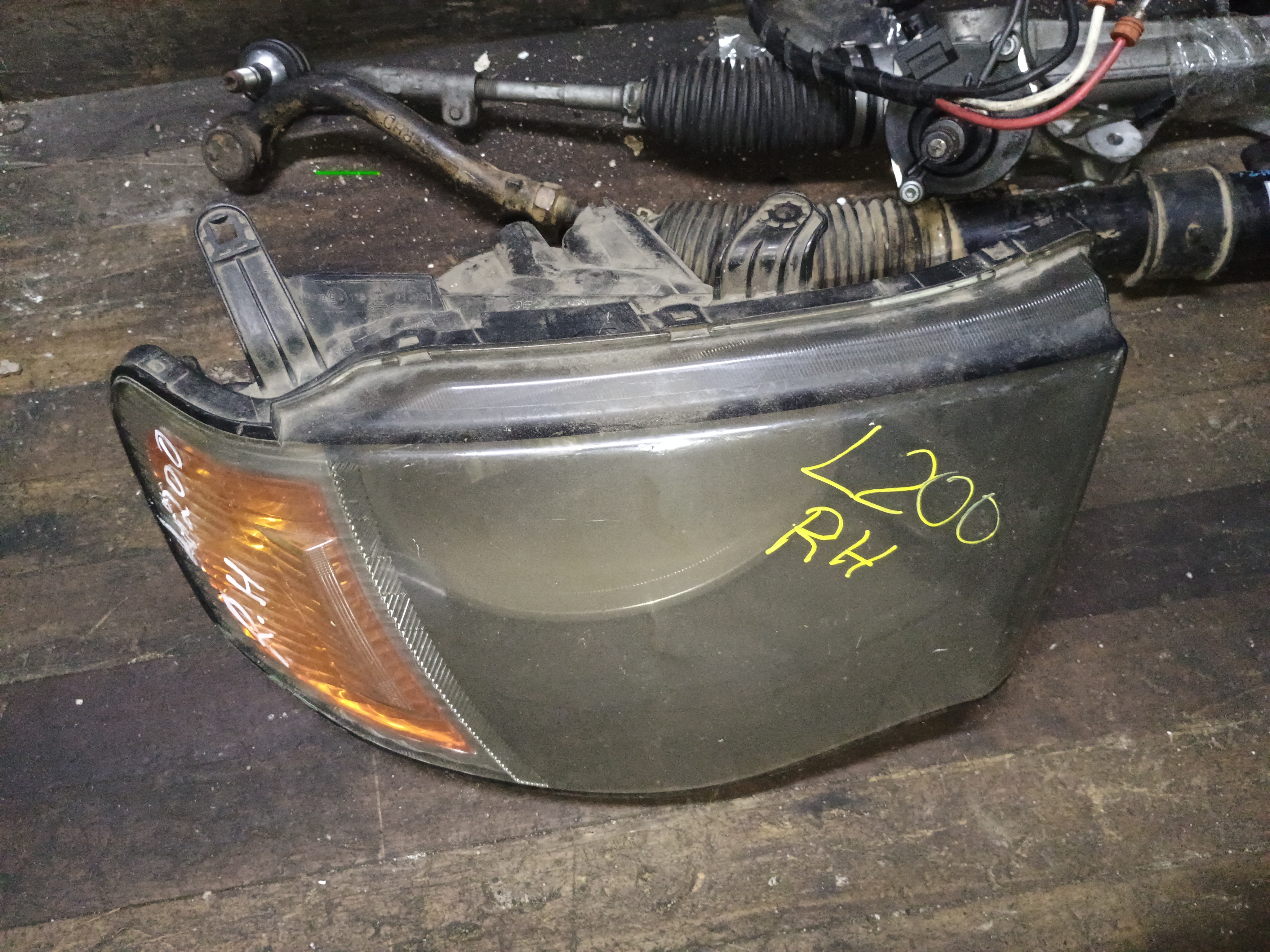 Optico derecho mitsubishi l200 2010 2011 2012 2013 2014 2015