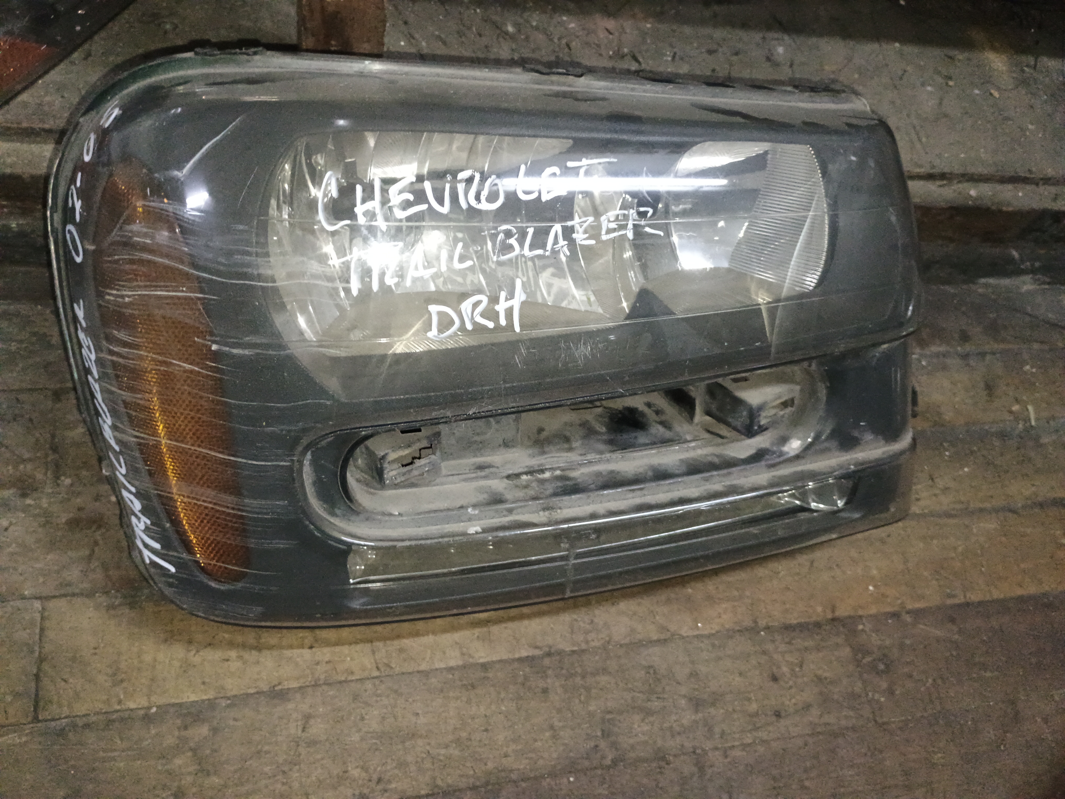 Optico derecho chevrolet trailblazer 2002 2003 2004 2005