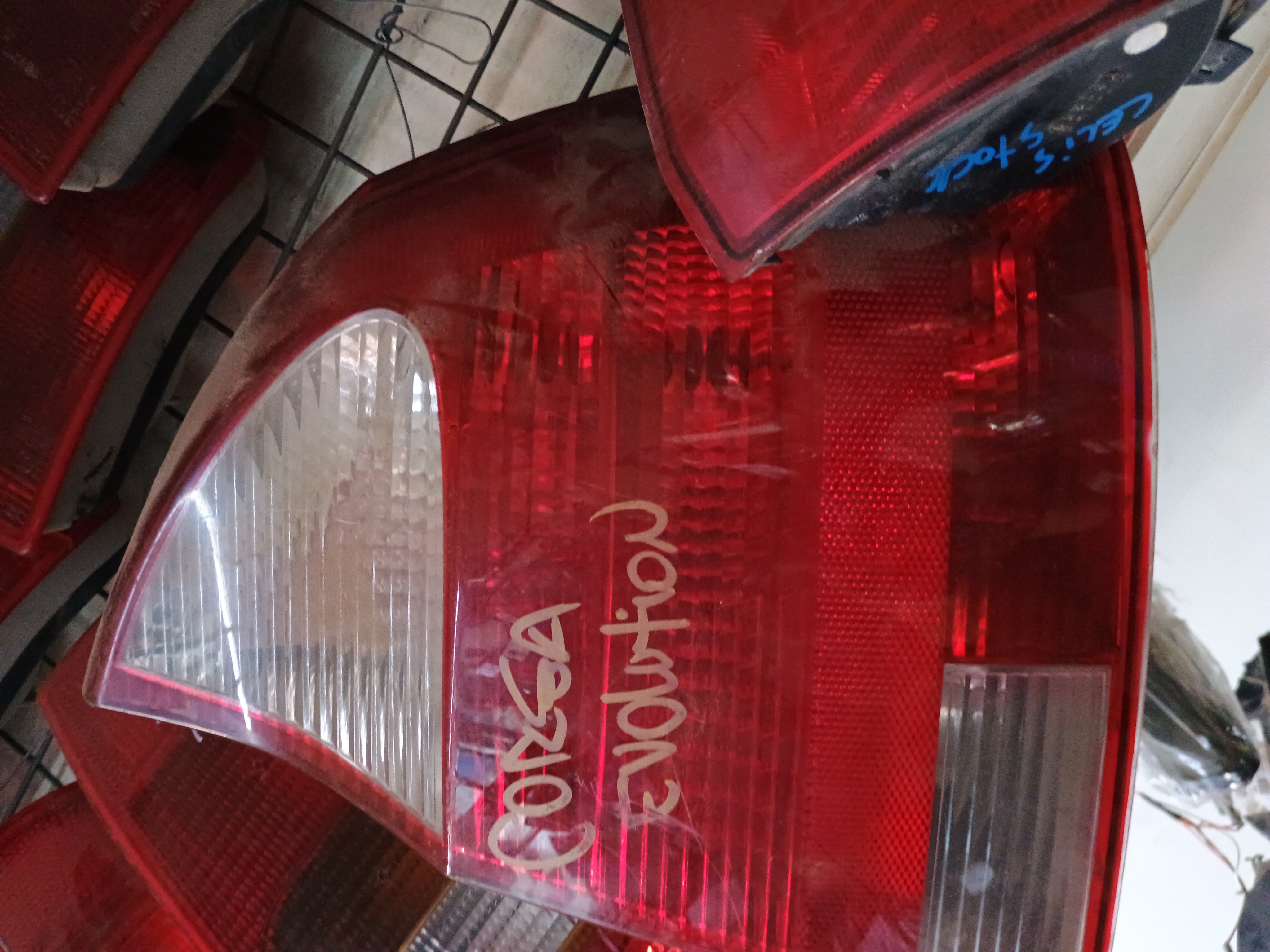 Foco trasero derecho chevrolet corsa 2001 2002 2003 2004 2005 2006 2007 2008