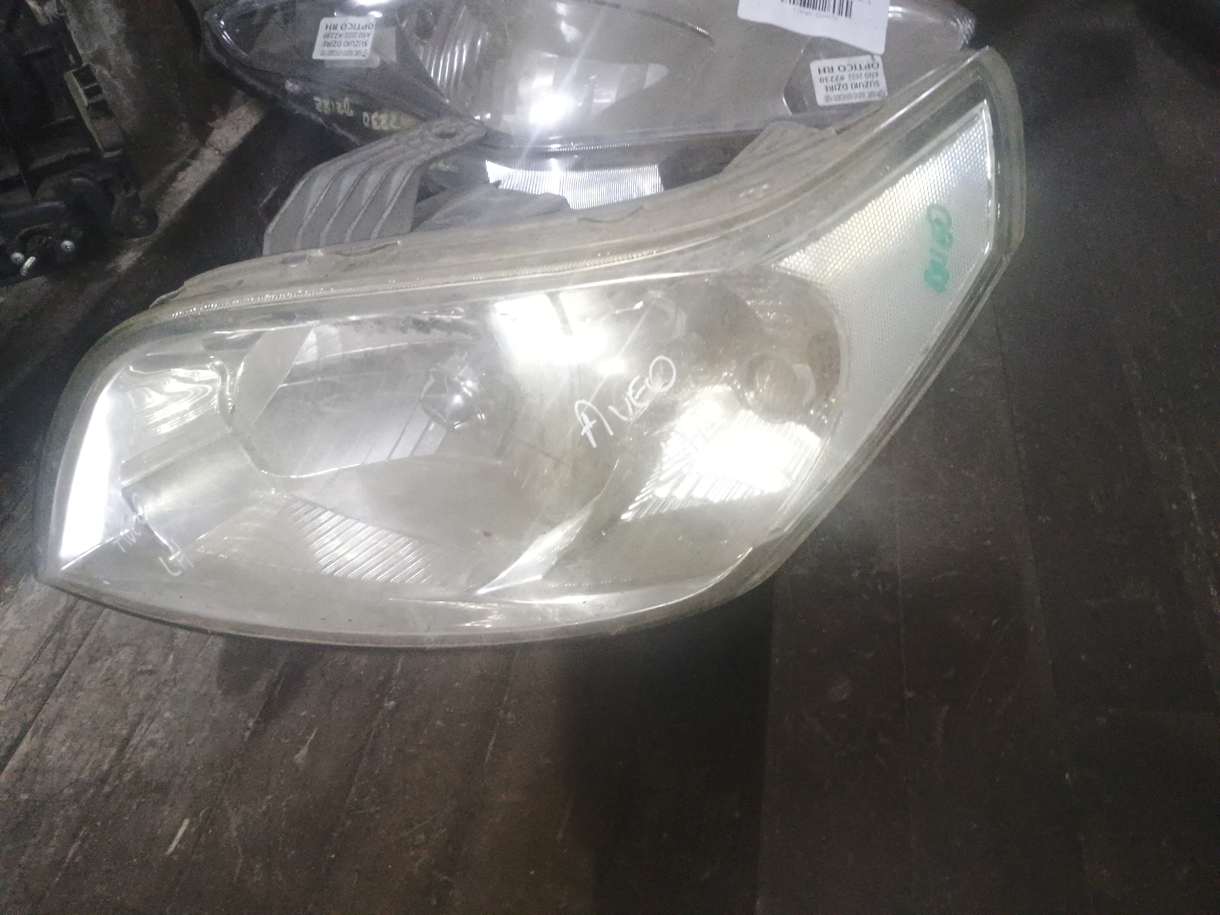 Optico izquierdo chevrolet aveo