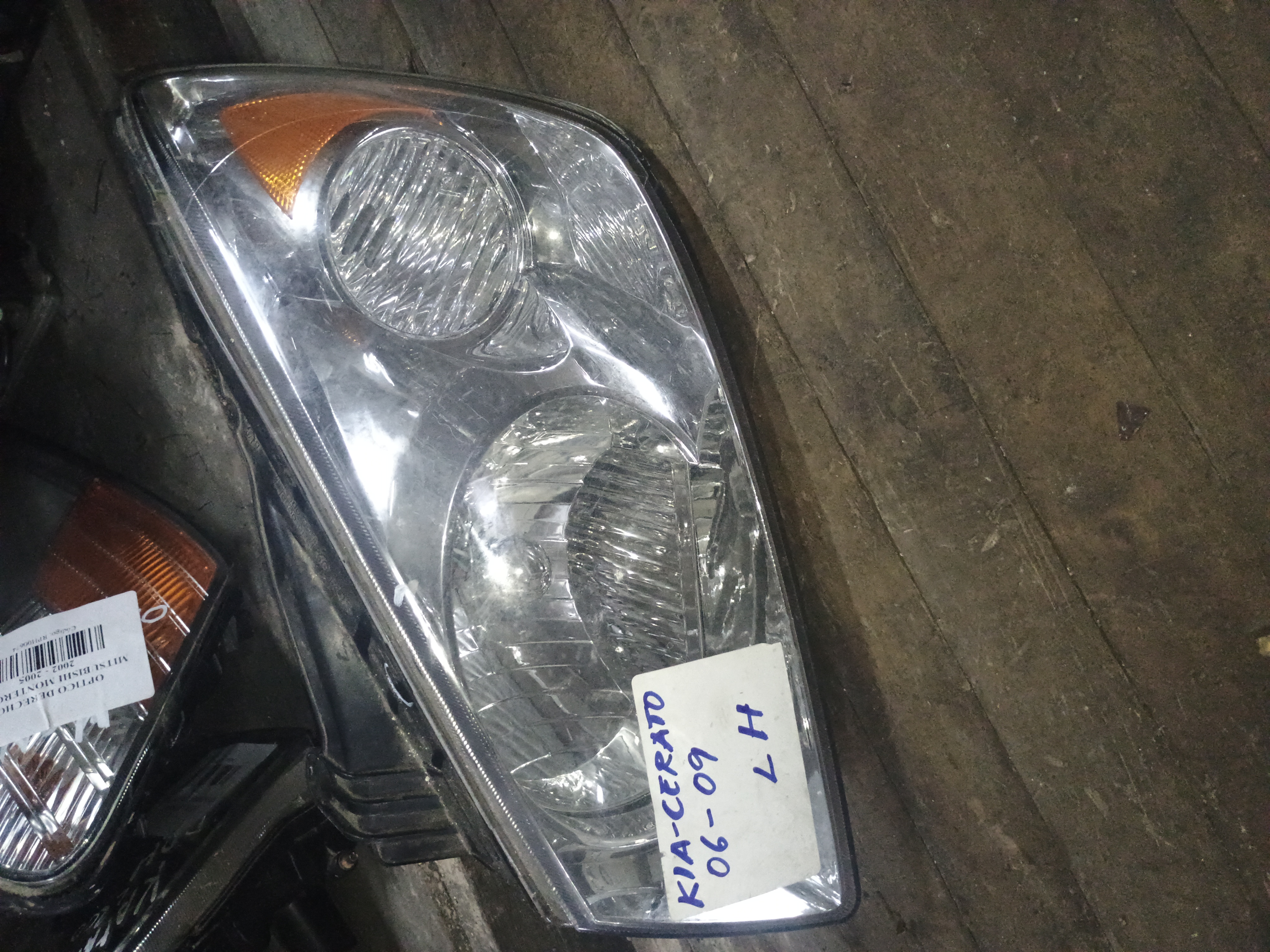 Optico izquierdo kia cerato 2006 2007 2008