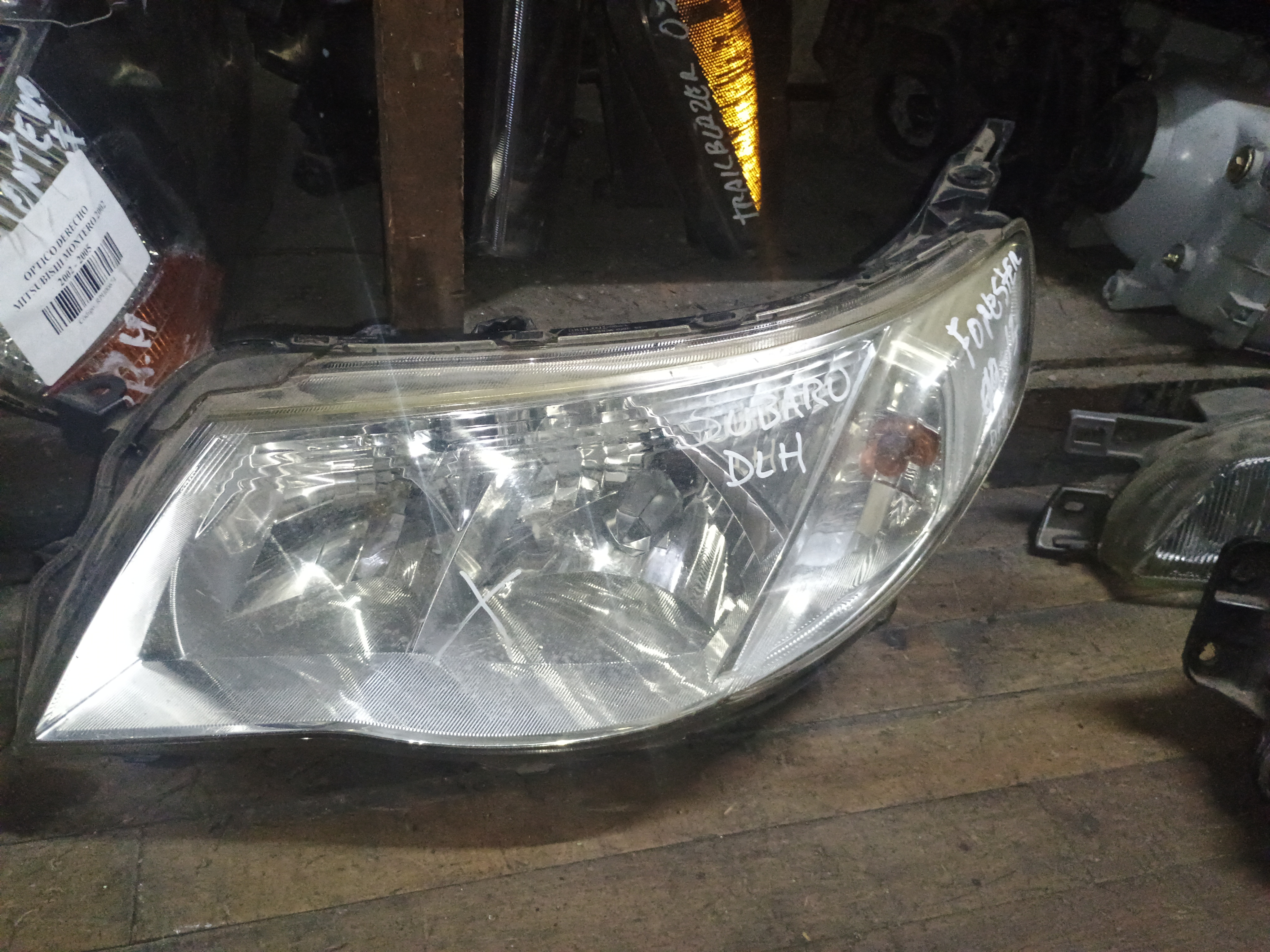 Optico izquierdo subaru forester 2009 2010 2011