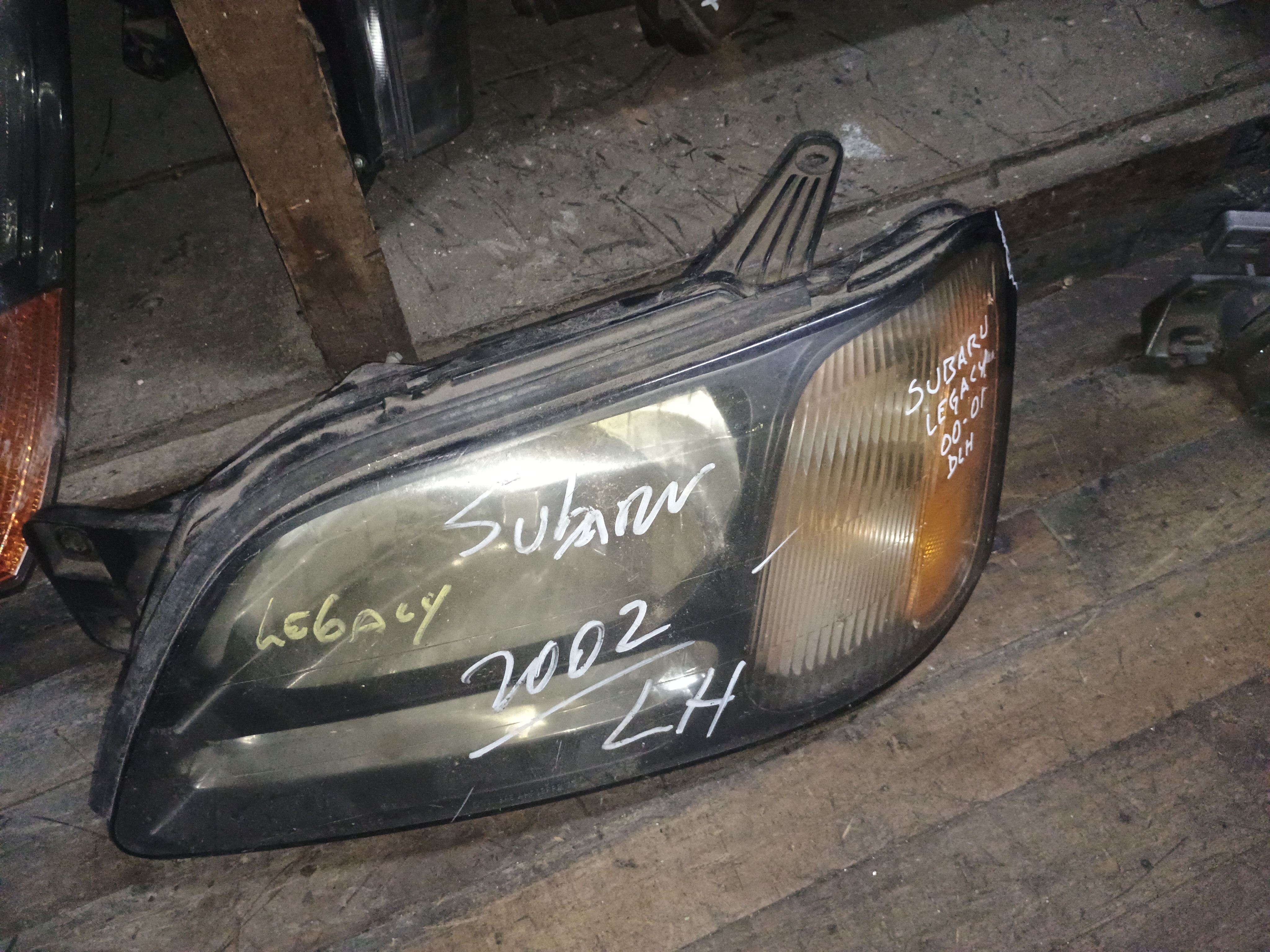 Optico izquierdo subaru legacy 2000 2001 2002