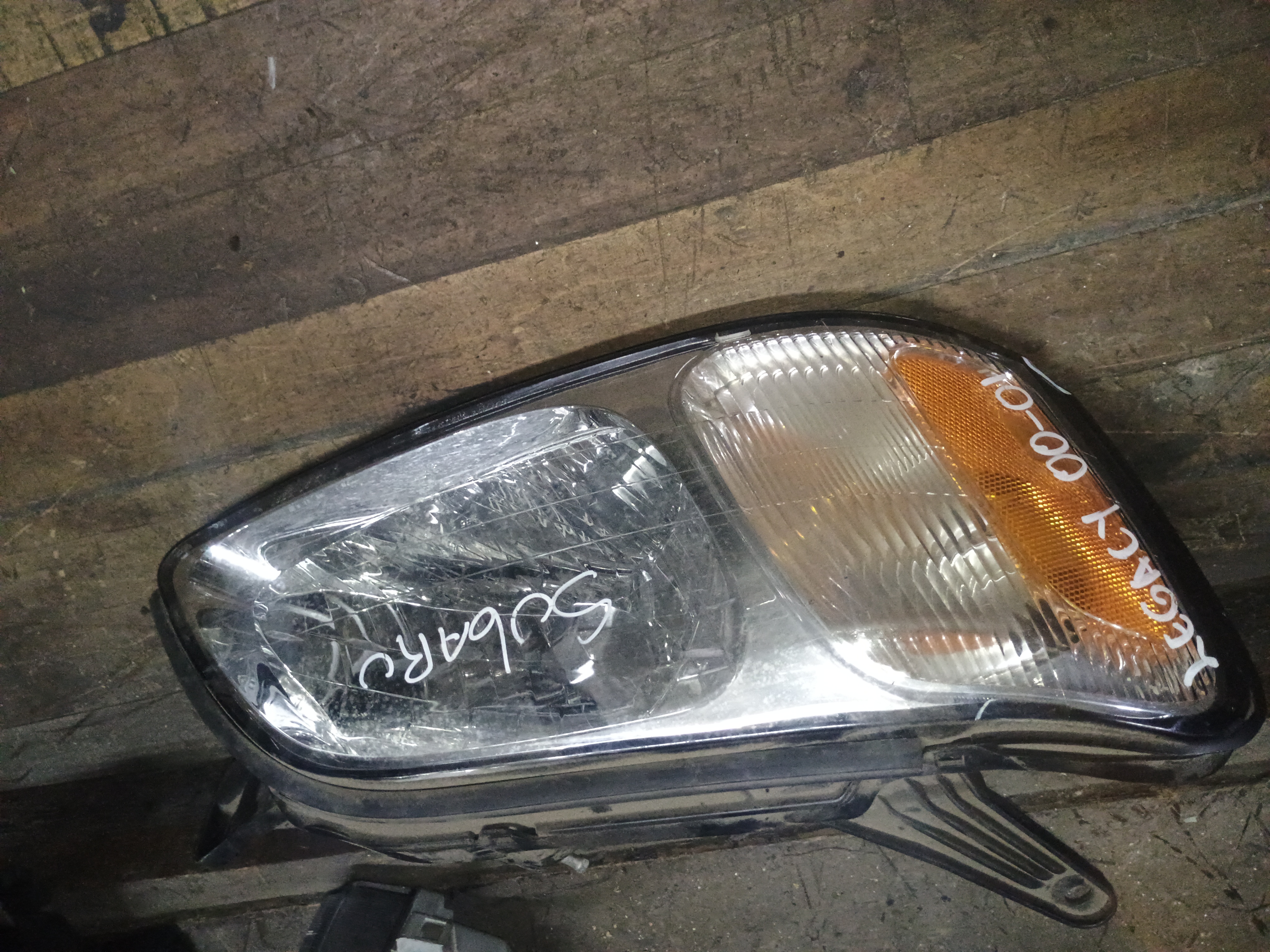 Optico derecho subaru legacy 2000 2001 2002