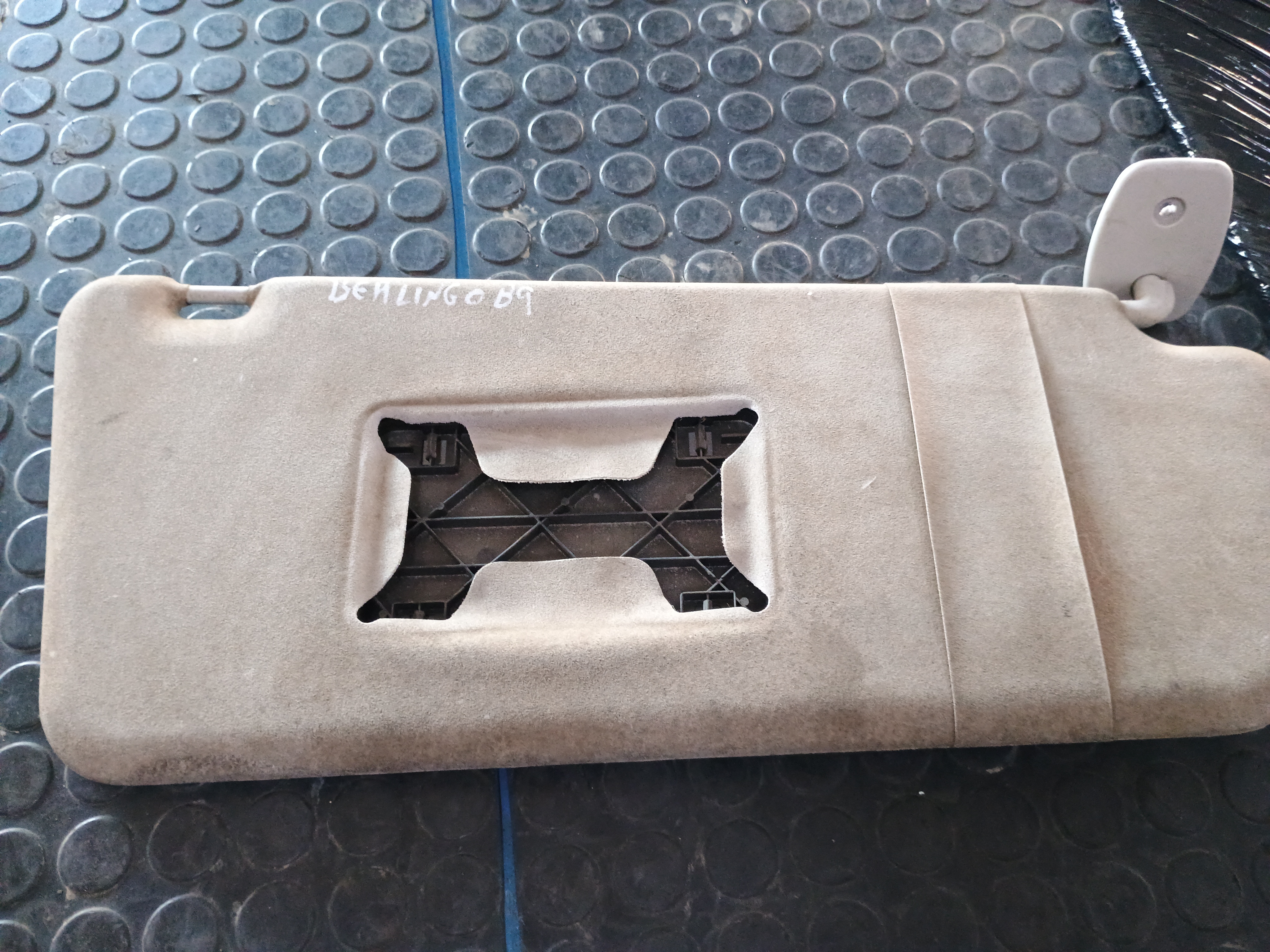 Visera (sombrilla - parasol) derecha citroen berlingo
