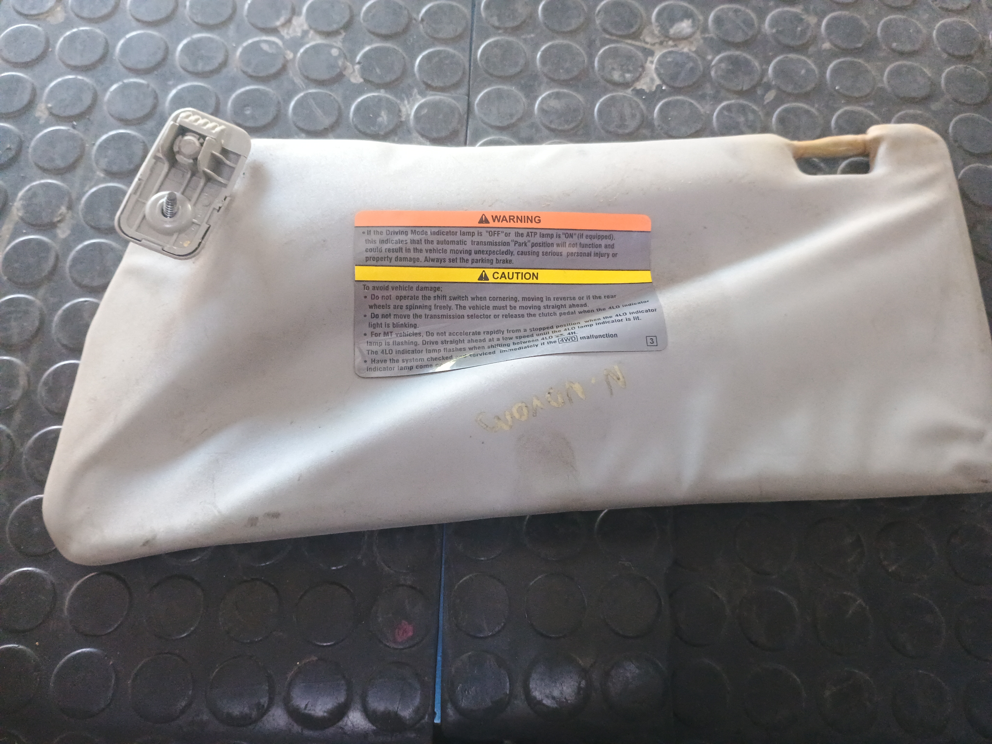 Visera (sombrilla - parasol) izquierda nissan navara