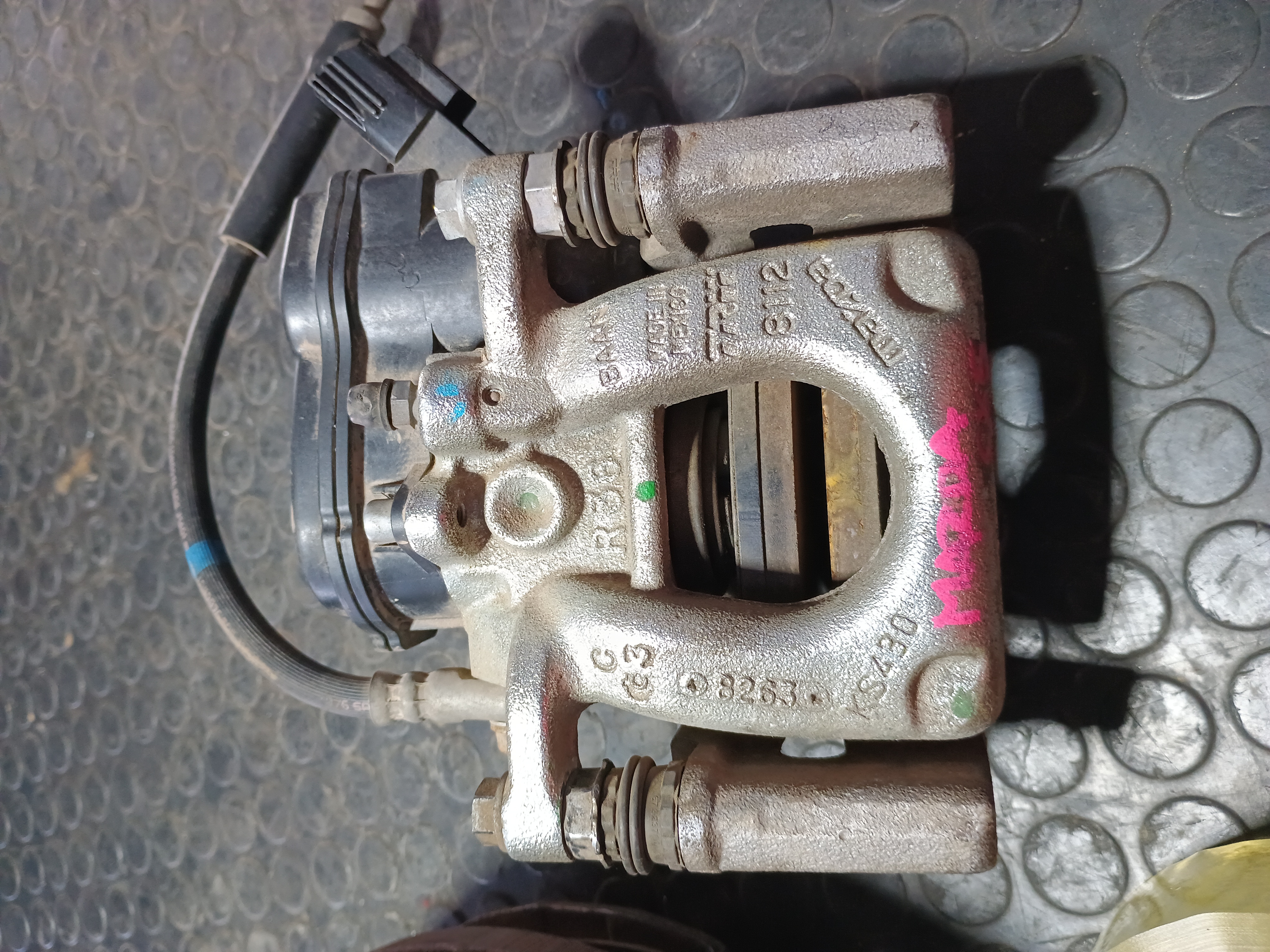 Caliper trasero derecho mazda cx5