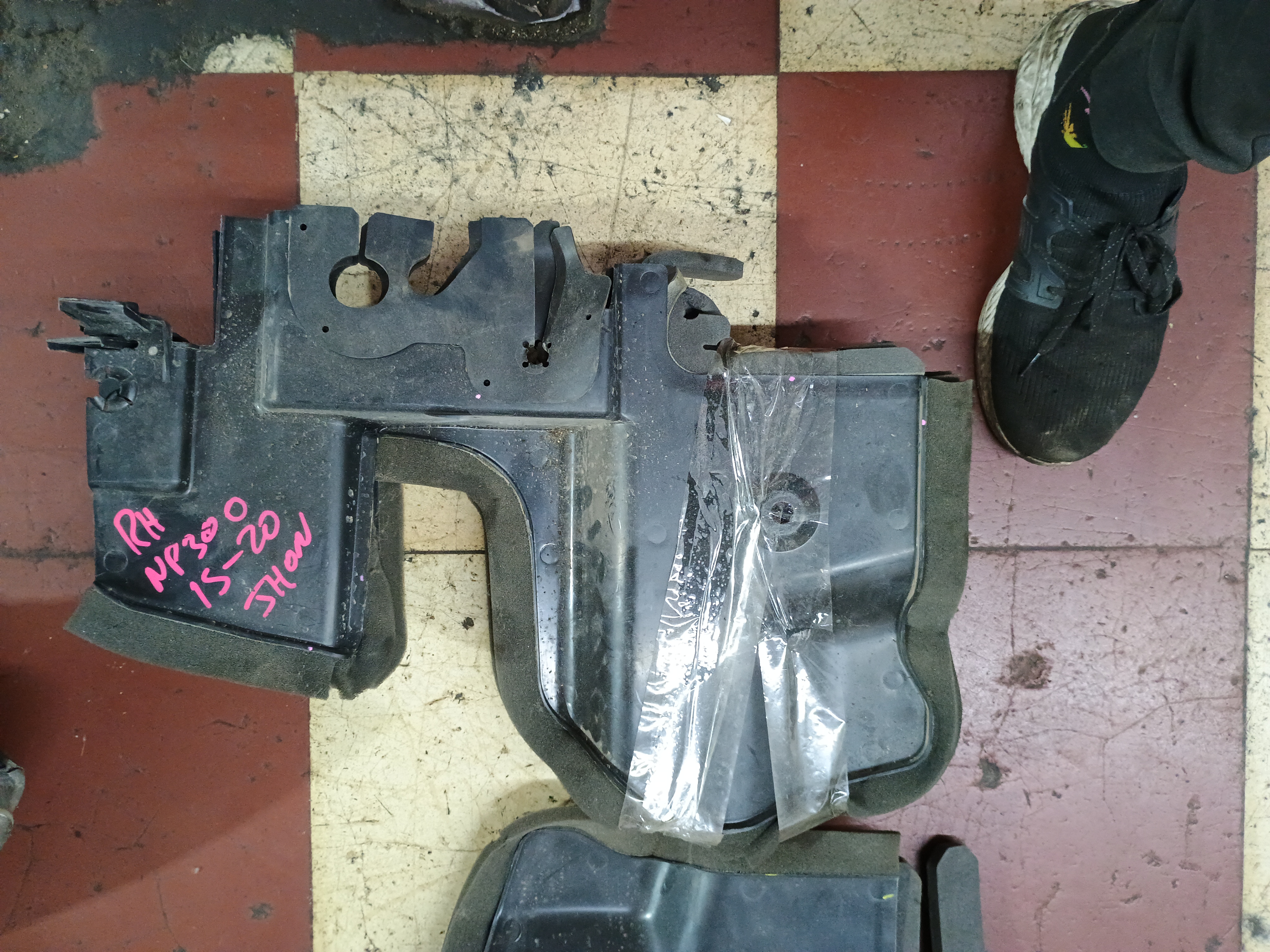 Deflector derecho nissan np300 2015 2016 2017 2018 2019 2020