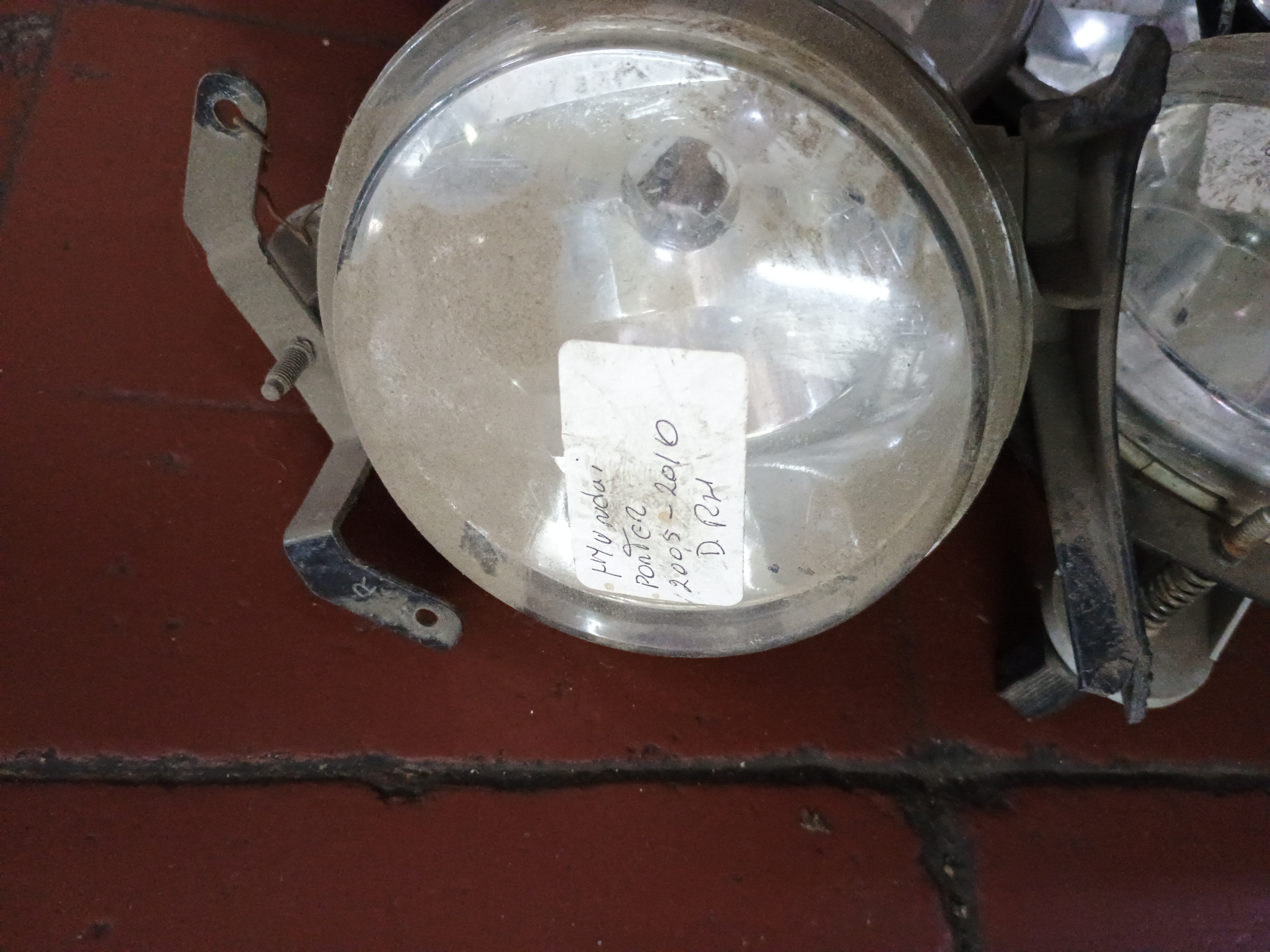 Neblinero derecho hyundai porter 2005 2006 2007 2008 2009 2010