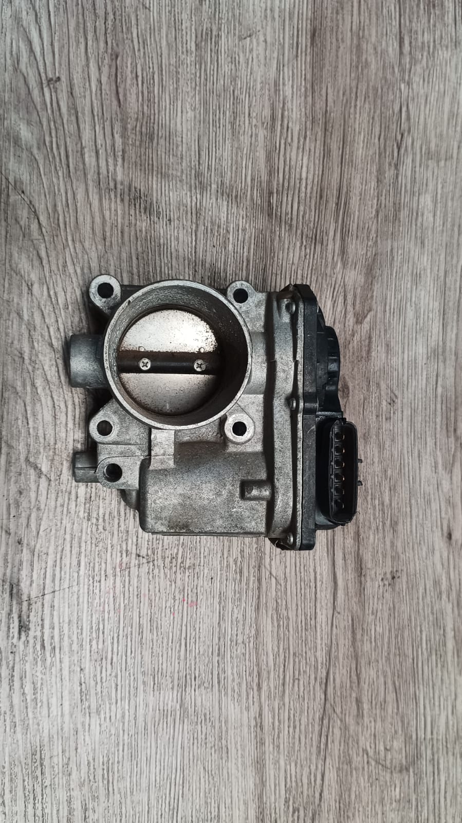 Cuerpo de aceleracion nissan versa
