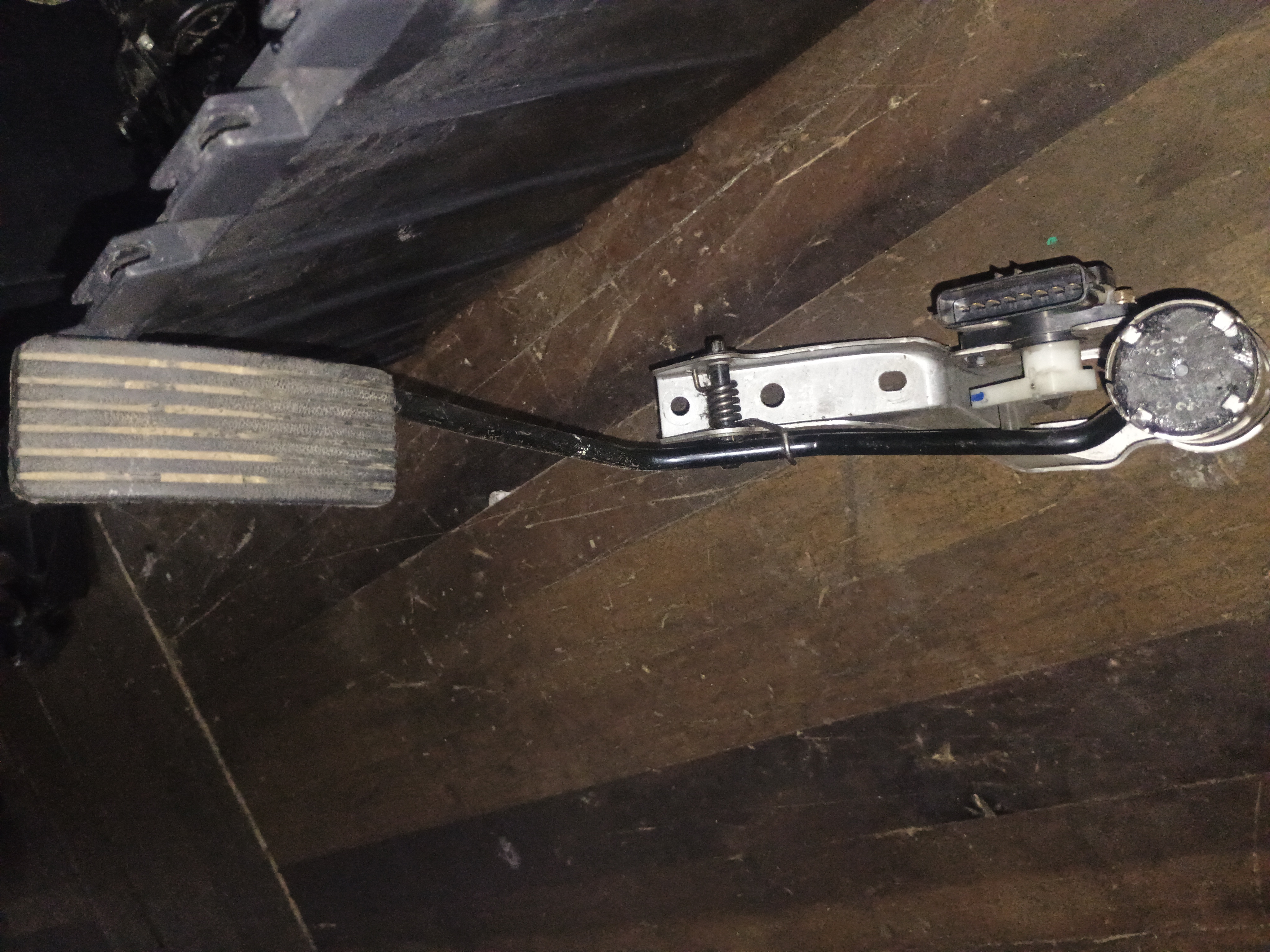 Pedal de aceleracion mitsubishi montero 2004 2005 2006 2007 2008