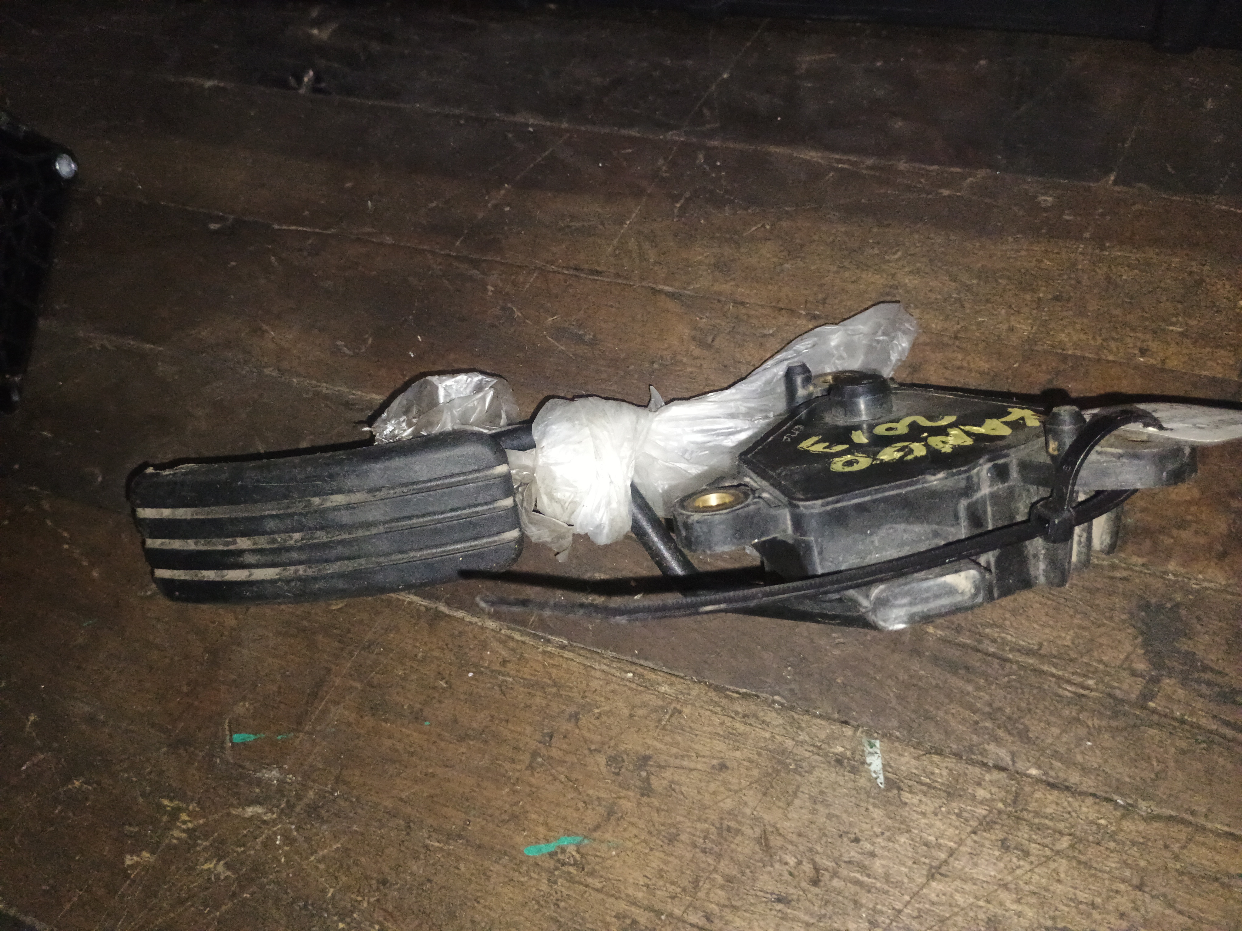 Pedal de aceleracion renault kangoo 2013 2014 2015 2016