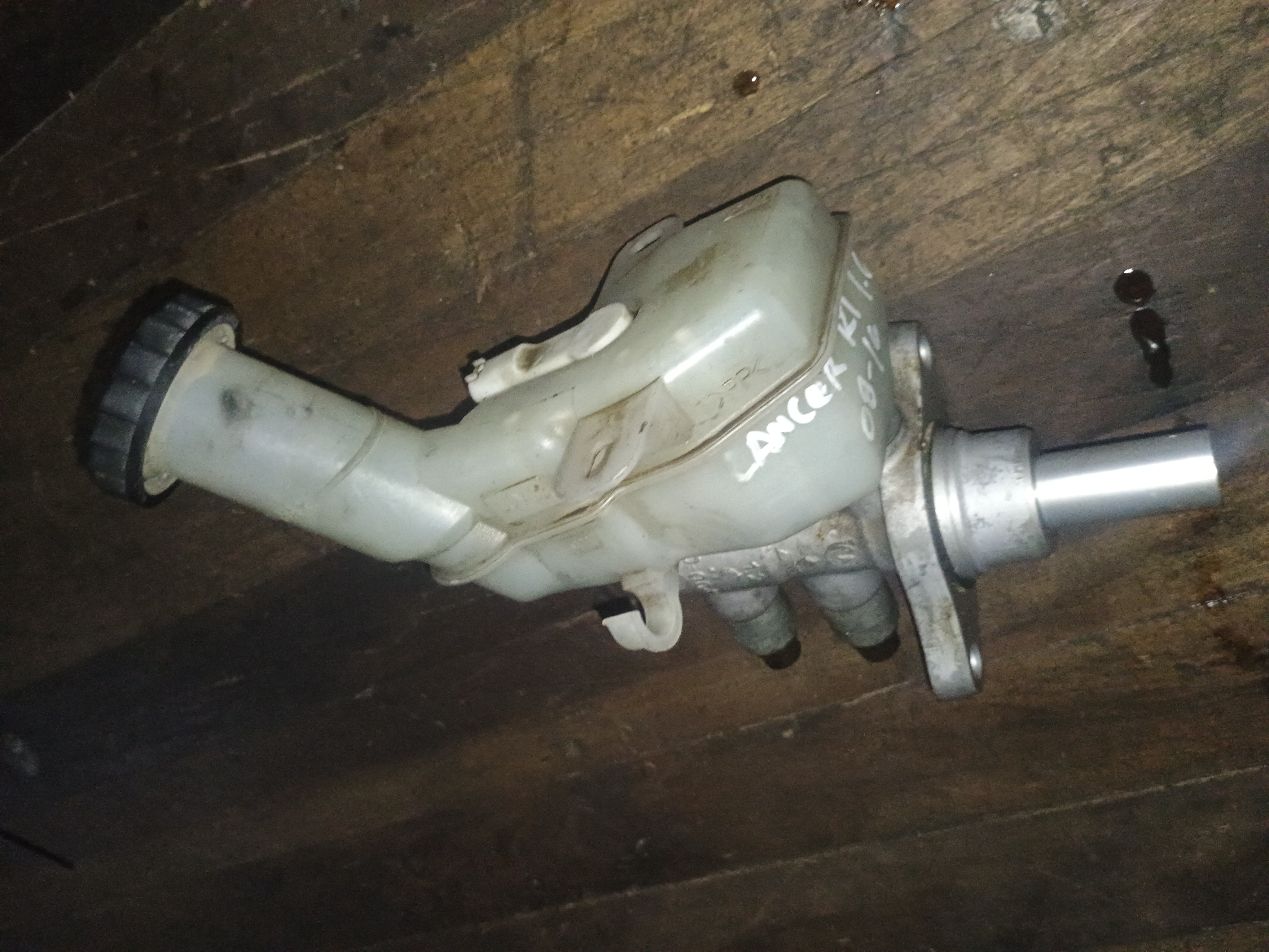 Bomba de freno mitsubishi lancer 2008 2009 2010 2011 2012 2013 2014 2015 2016 2017 2018