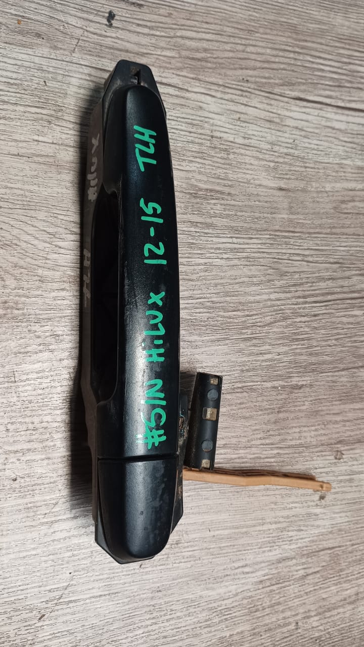 Manilla exterior trasero izquierdo toyota hilux 2012 2013 2014 2015