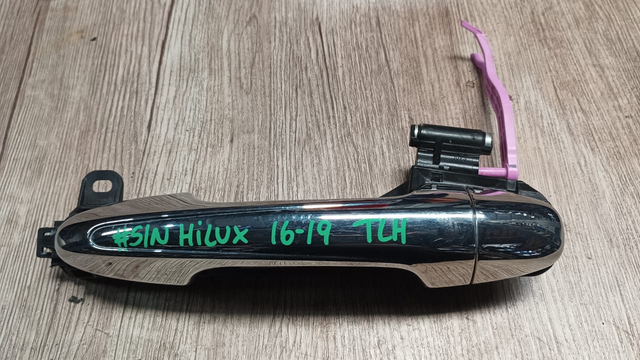 Manilla exterior trasero izquierdo toyota hilux 2016 2017 2018 2019 2020