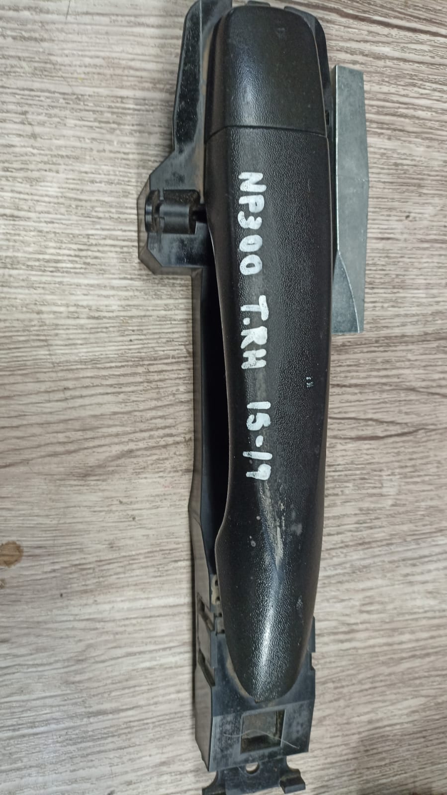 Manilla exterior trasero derecho nissan np300