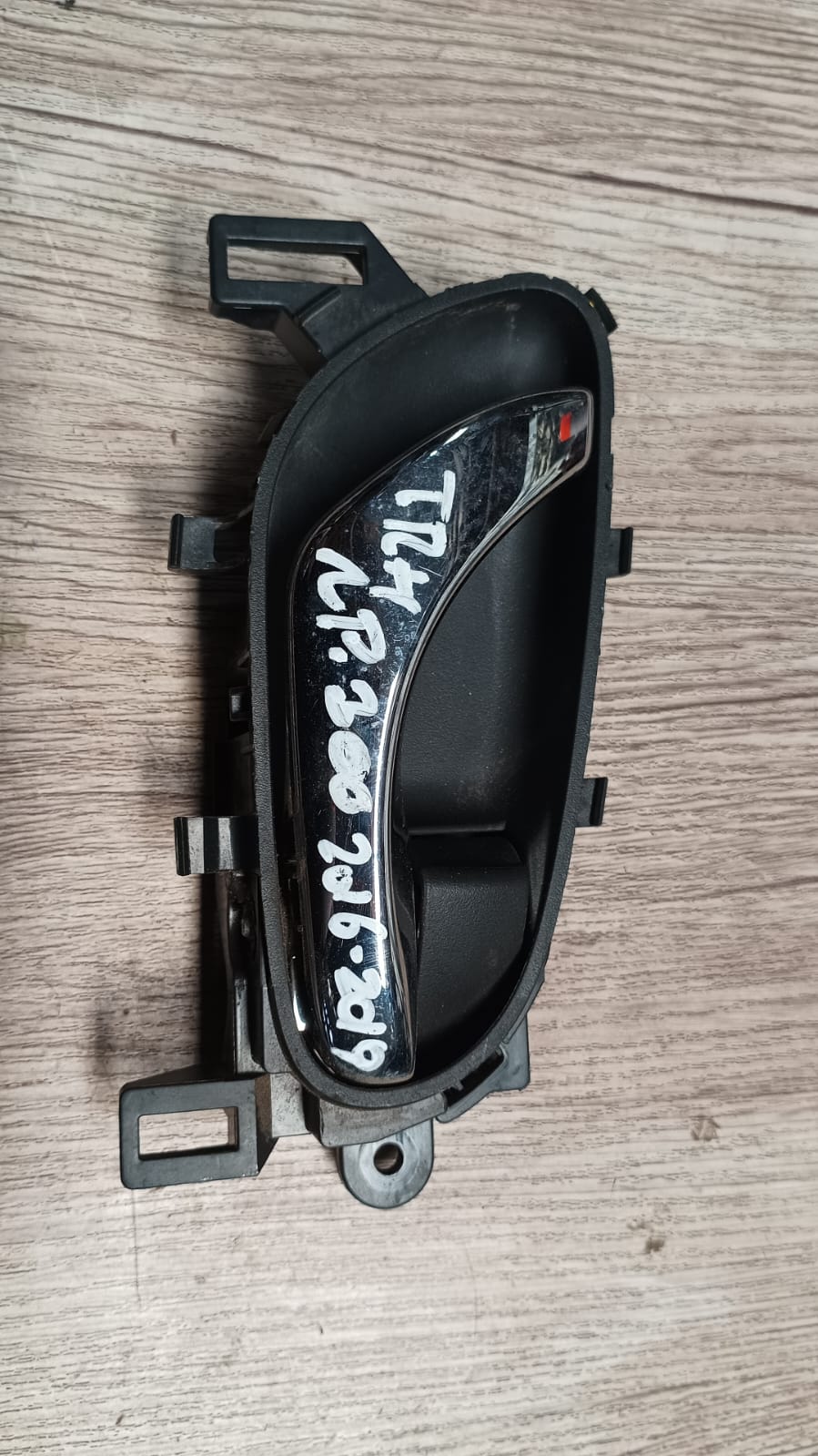 Manilla interior trasera derecha nissan np300 2016 2017 2018 2019 2020