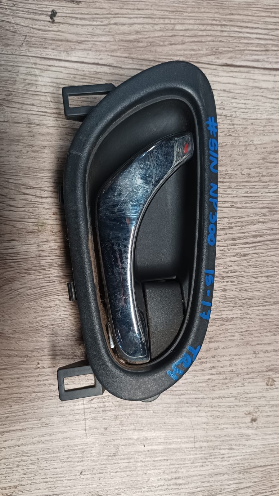 Manilla interior trasera derecha nissan np300 2015 2016 2017